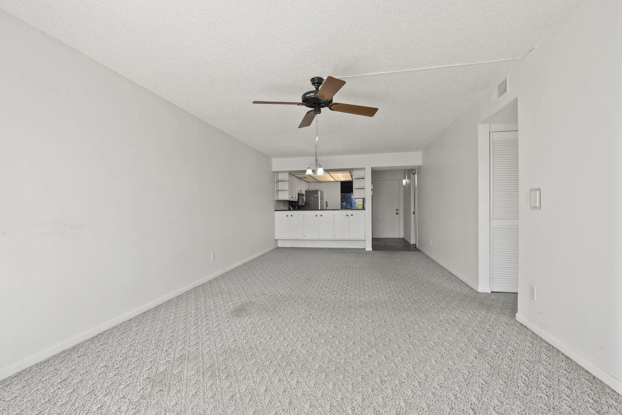 Property Slideshow image 24 of 46 | 1950 sw palm city rd apt 6105, Stuart, FL, 34994