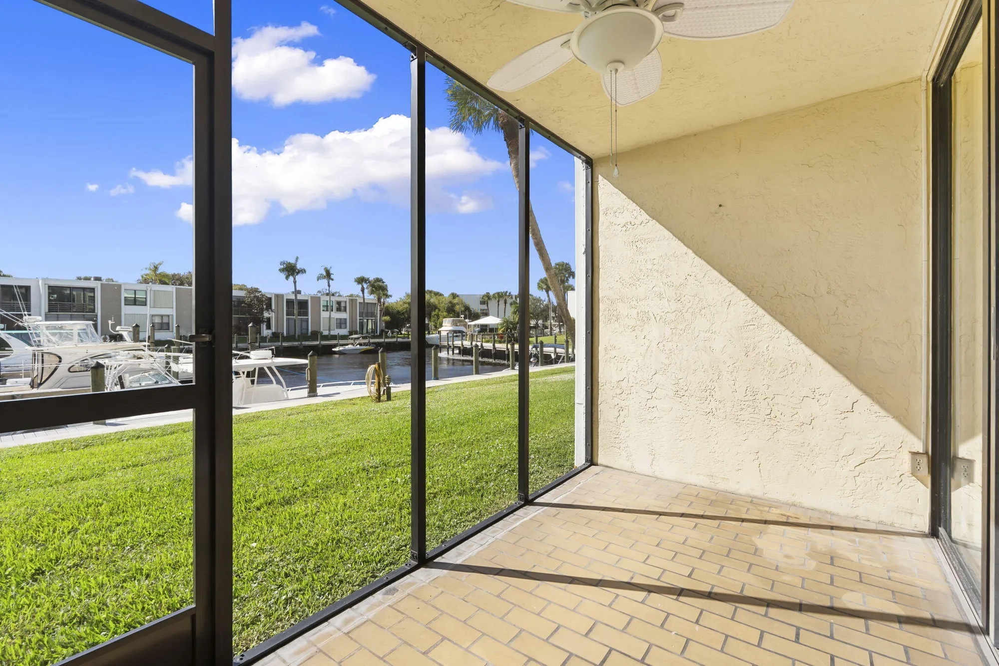 Property Slideshow image 28 of 46 | 1950 sw palm city rd apt 6105, Stuart, FL, 34994