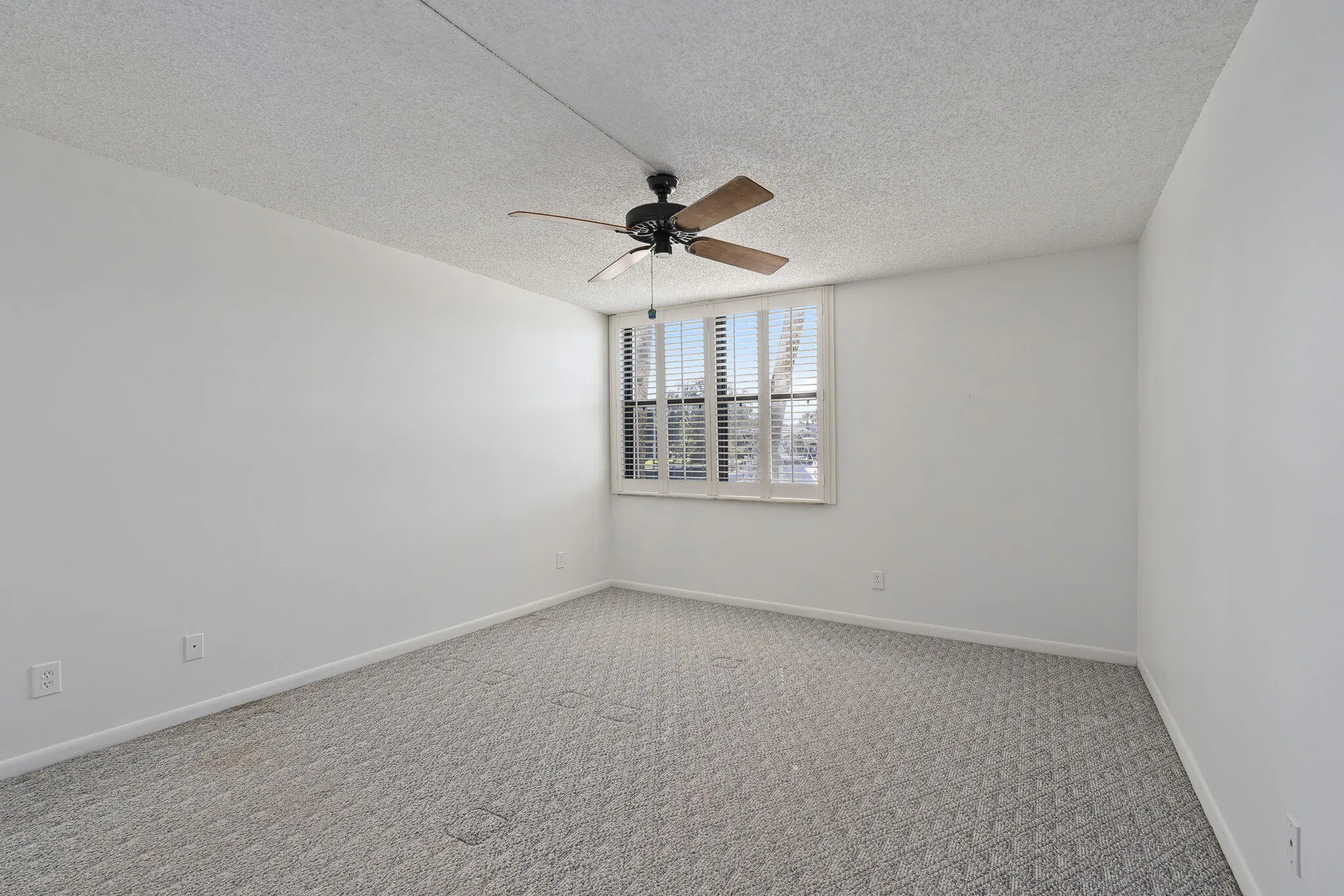 Property Slideshow image 34 of 46 | 1950 sw palm city rd apt 6105, Stuart, FL, 34994