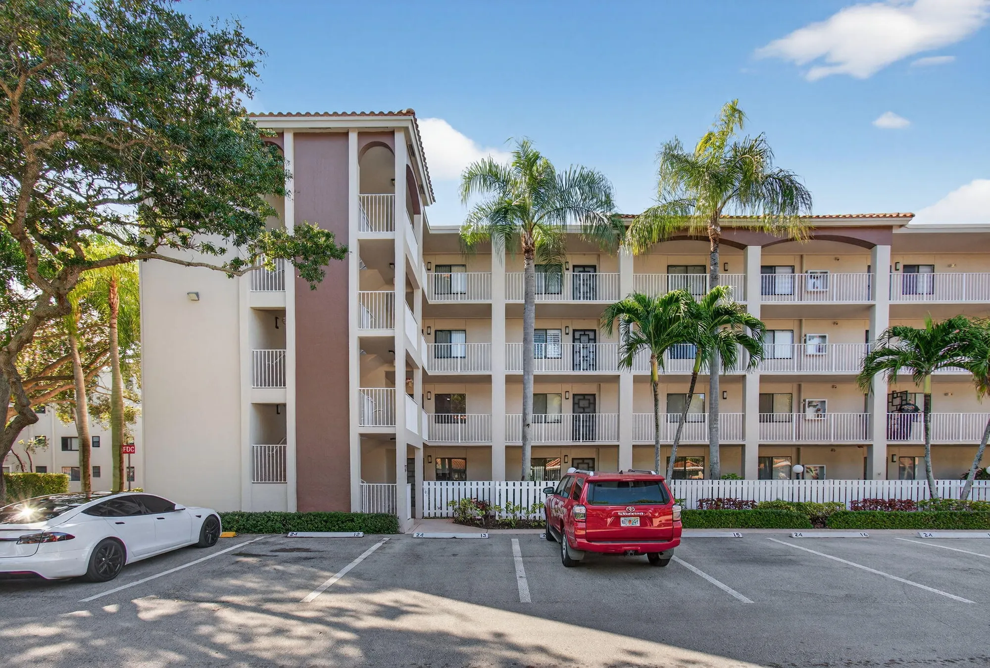 Property Slideshow image 5 of 147 | 6121 pointe regal cir apt 201, Delray Beach, FL, 33484
