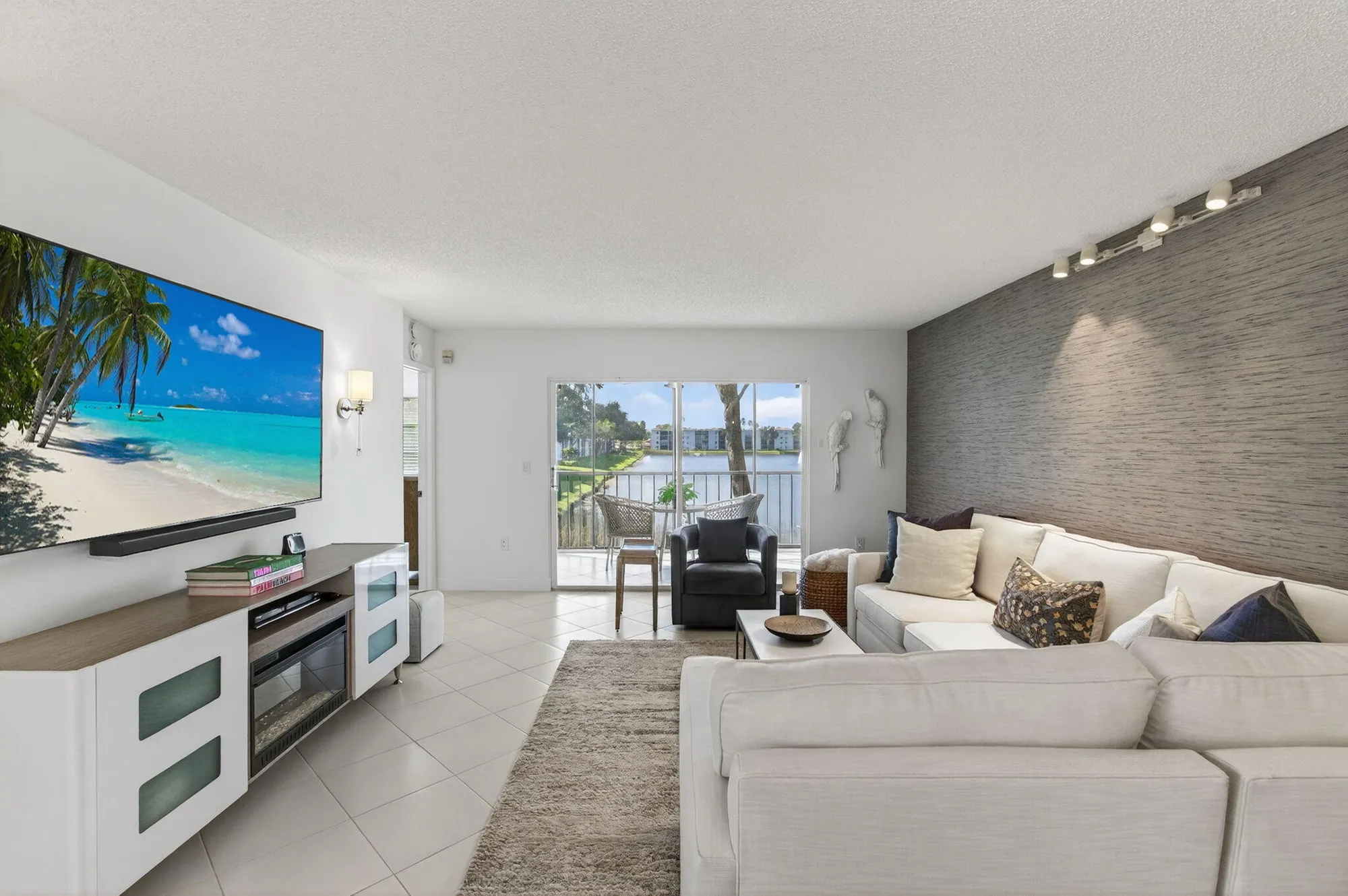 Property Slideshow image 18 of 147 | 6121 pointe regal cir apt 201, Delray Beach, FL, 33484