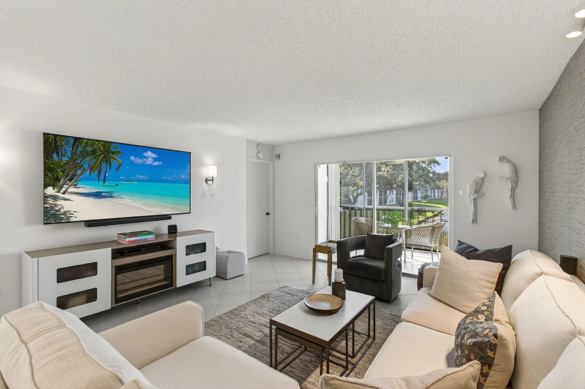 Property Slideshow image 19 of 147 | 6121 pointe regal cir apt 201, Delray Beach, FL, 33484