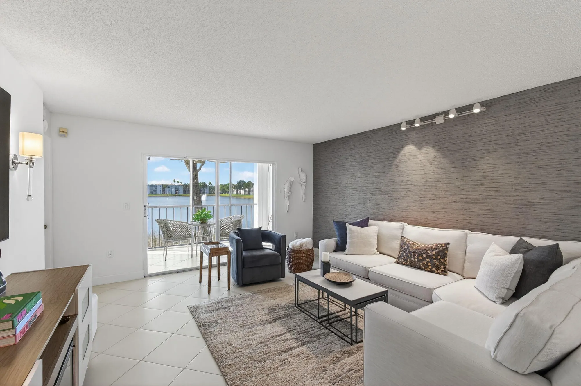 Property Slideshow image 21 of 147 | 6121 pointe regal cir apt 201, Delray Beach, FL, 33484