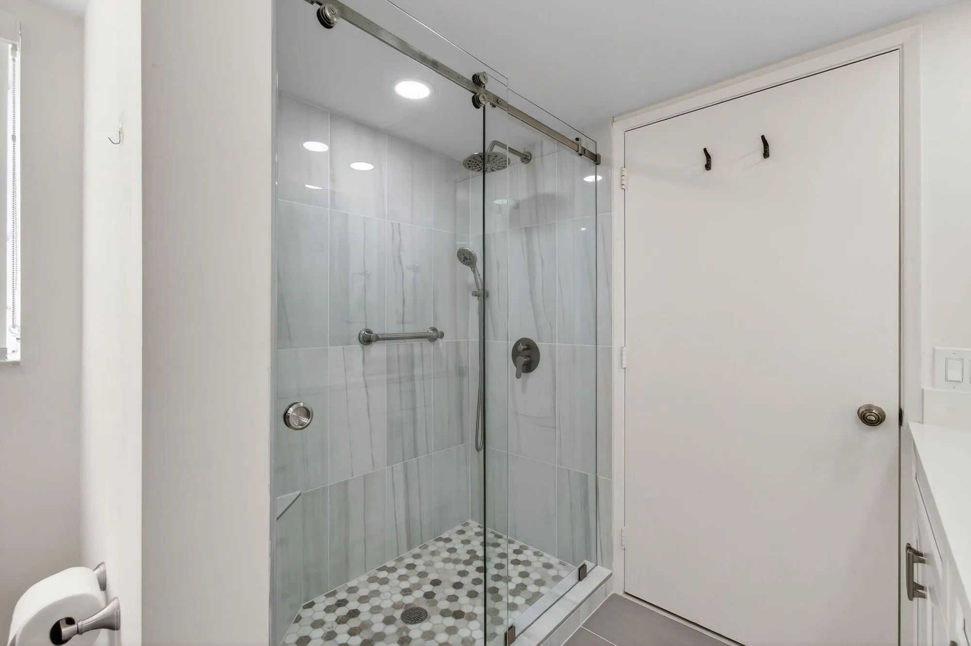 Property Slideshow image 54 of 147 | 6121 pointe regal cir apt 201, Delray Beach, FL, 33484