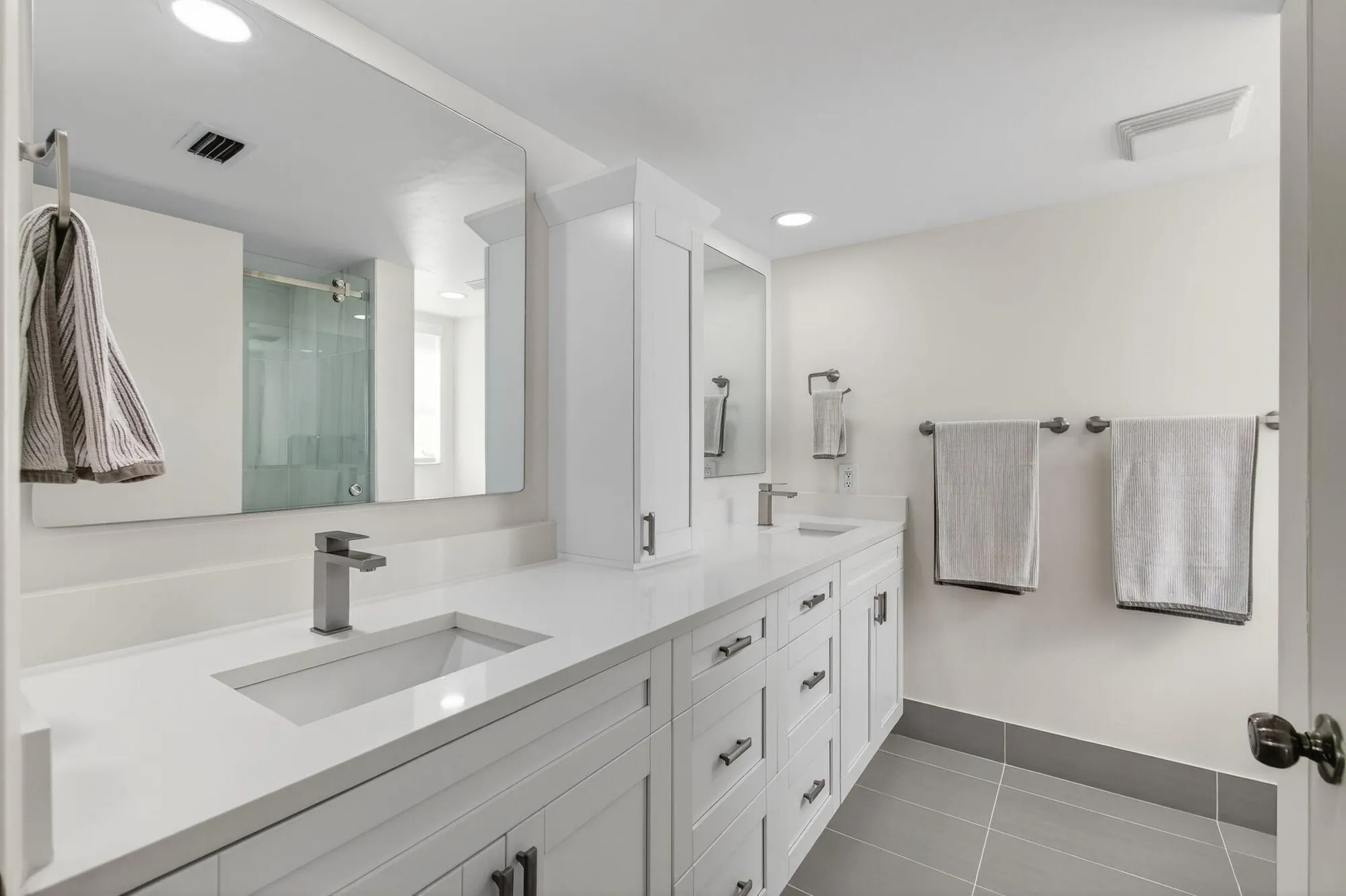 Property Slideshow image 53 of 147 | 6121 pointe regal cir apt 201, Delray Beach, FL, 33484