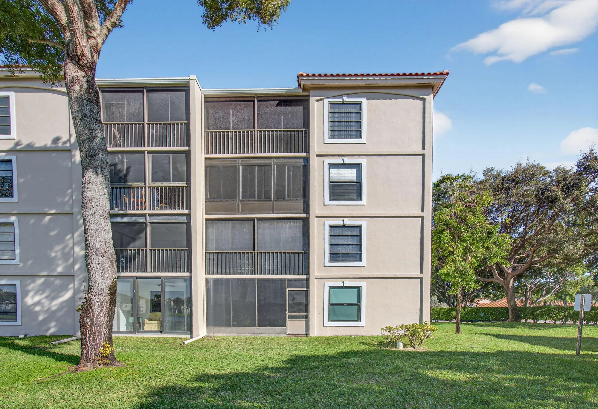 Property Slideshow image 76 of 147 | 6121 pointe regal cir apt 201, Delray Beach, FL, 33484