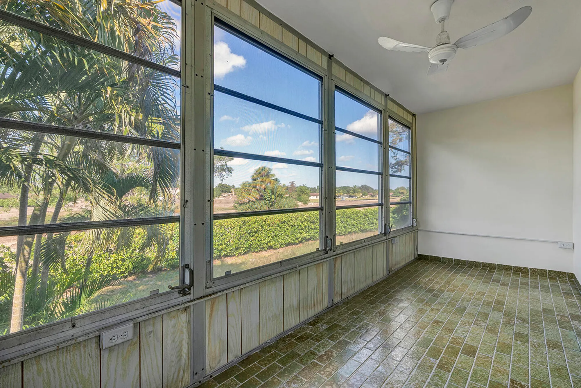Property Slideshow image 14 of 29 | 7855 nw 5th ct 203, Margate, FL, 33063