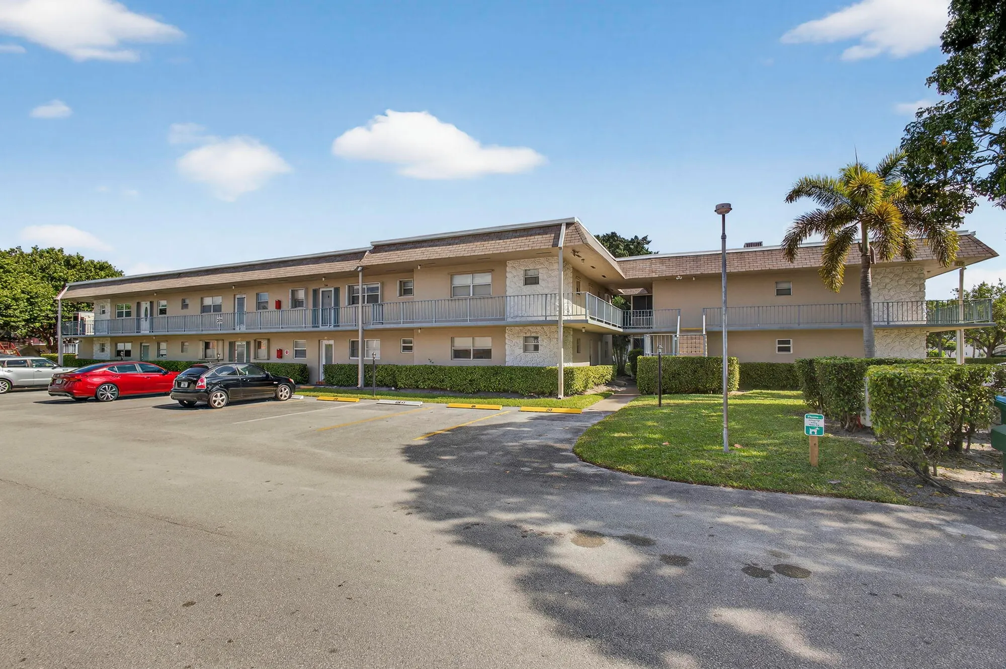 Property Slideshow image 1 of 50 | 116 oxford 200, West Palm Beach, FL, 33417