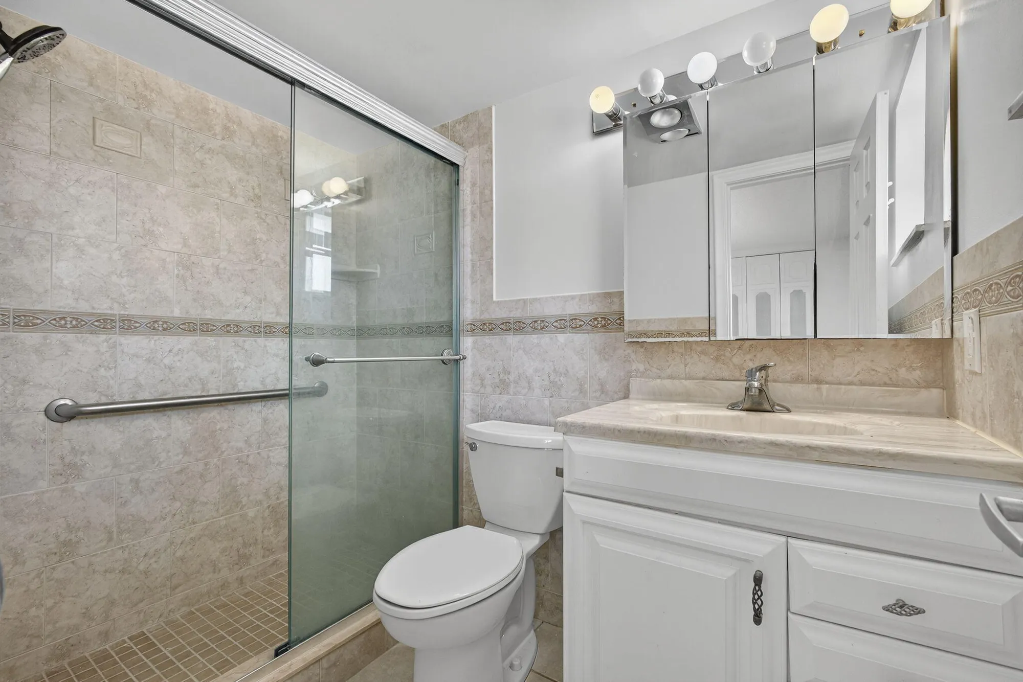 Property Slideshow image 18 of 50 | 116 oxford 200, West Palm Beach, FL, 33417