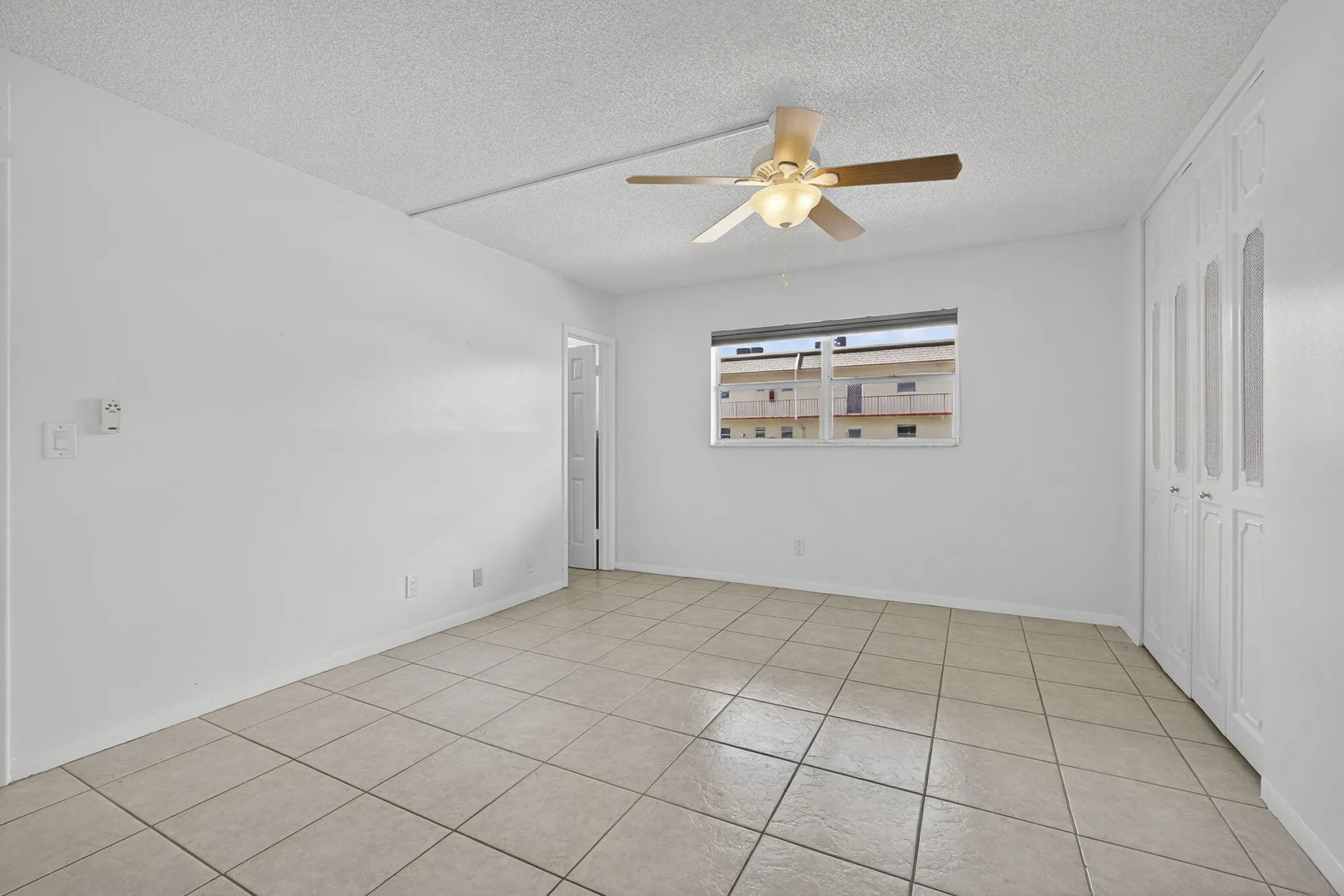 Property Slideshow image 16 of 50 | 116 oxford 200, West Palm Beach, FL, 33417