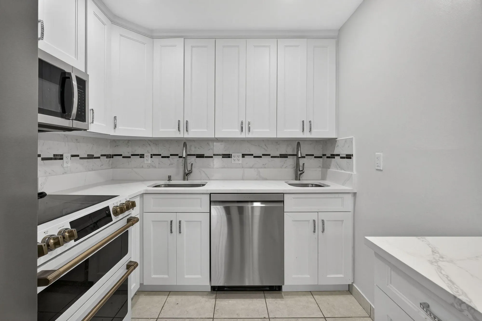 Property Slideshow image 10 of 50 | 116 oxford 200, West Palm Beach, FL, 33417