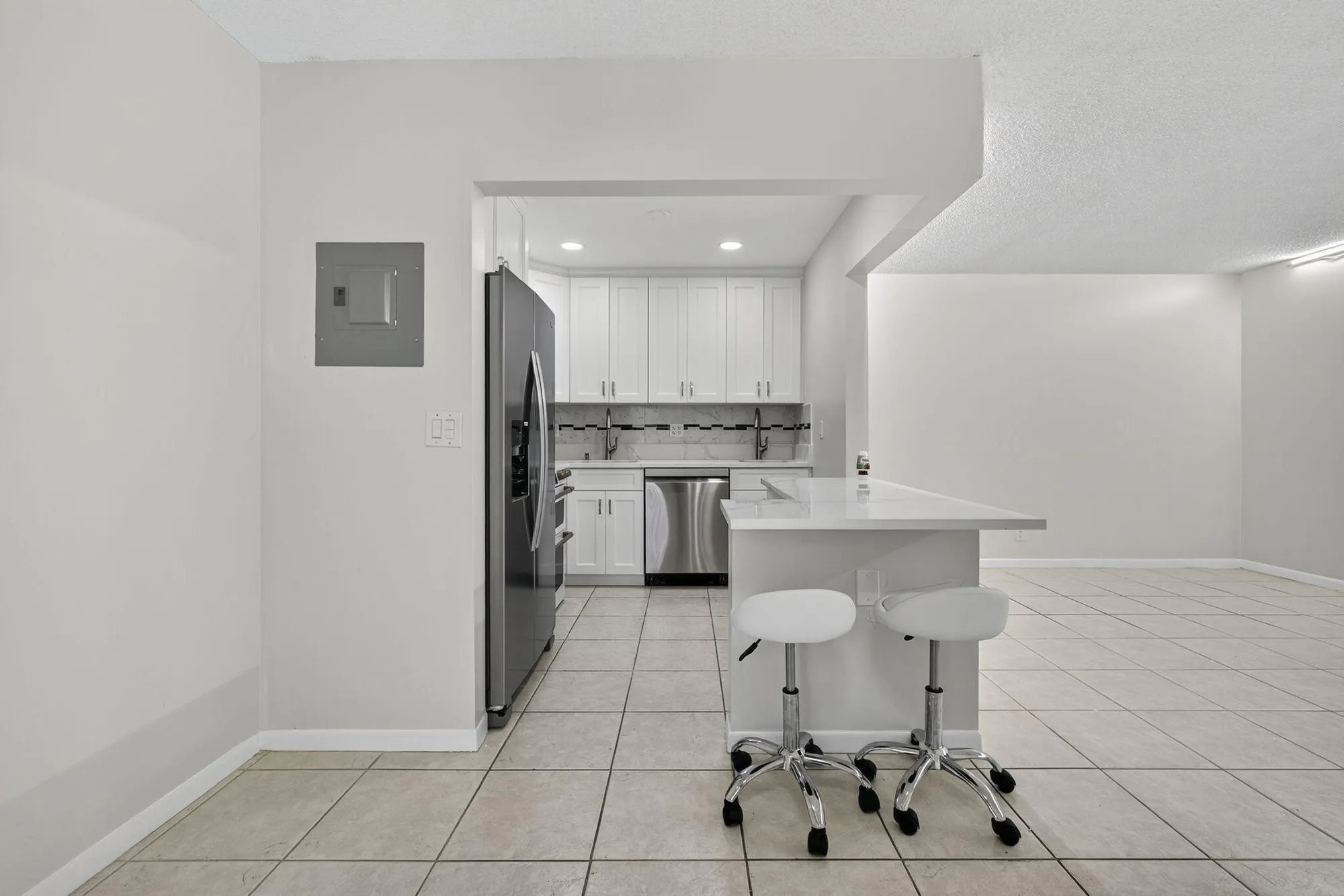 Property Slideshow image 8 of 50 | 116 oxford 200, West Palm Beach, FL, 33417