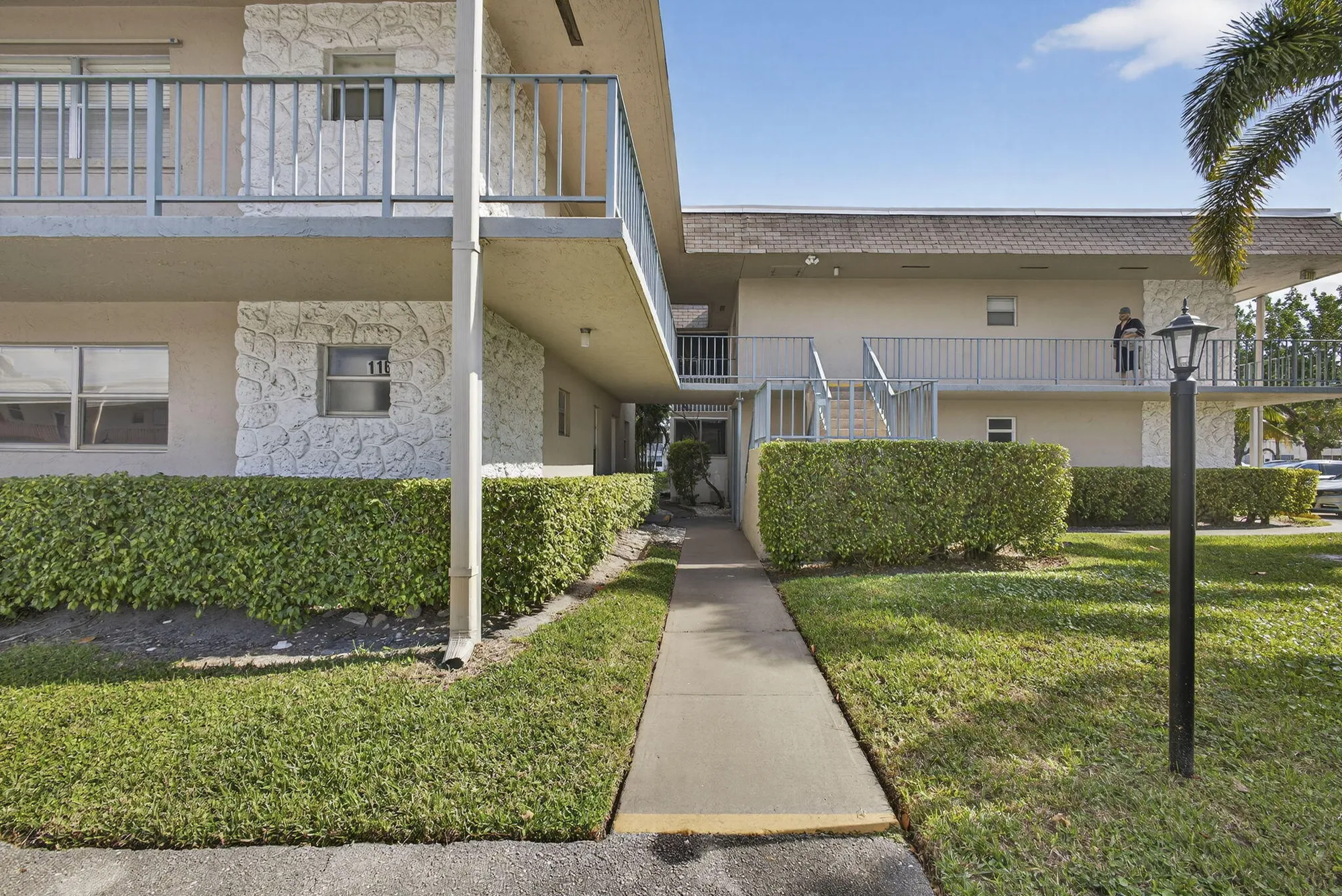 Property Slideshow image 2 of 50 | 116 oxford 200, West Palm Beach, FL, 33417