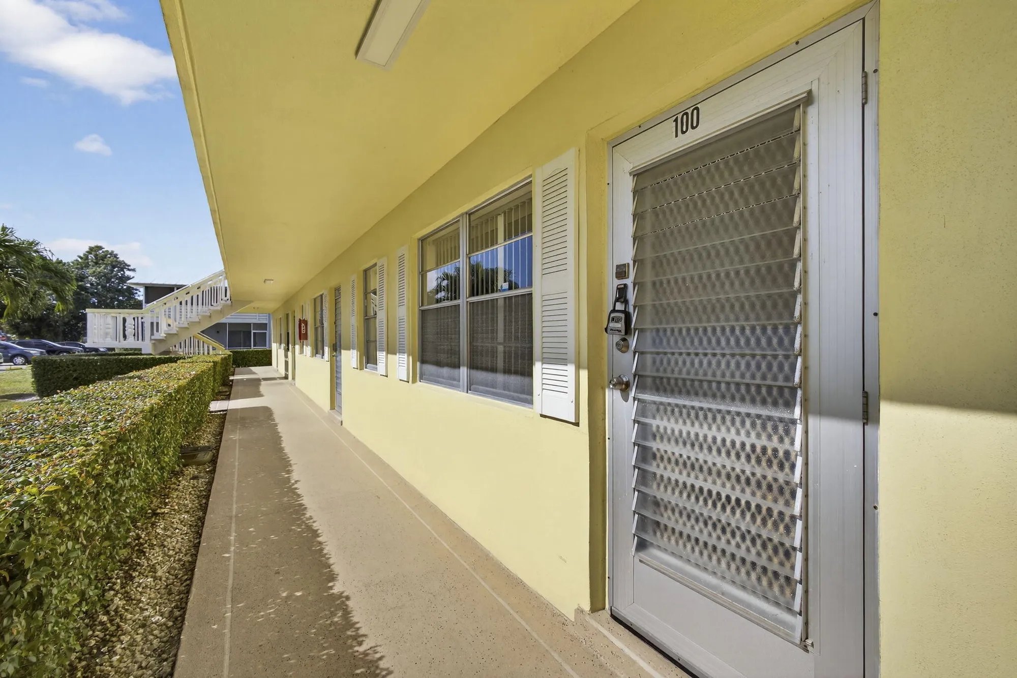 Property Slideshow image 4 of 44 | 100 sheffield e unit e, West Palm Beach, FL, 33417