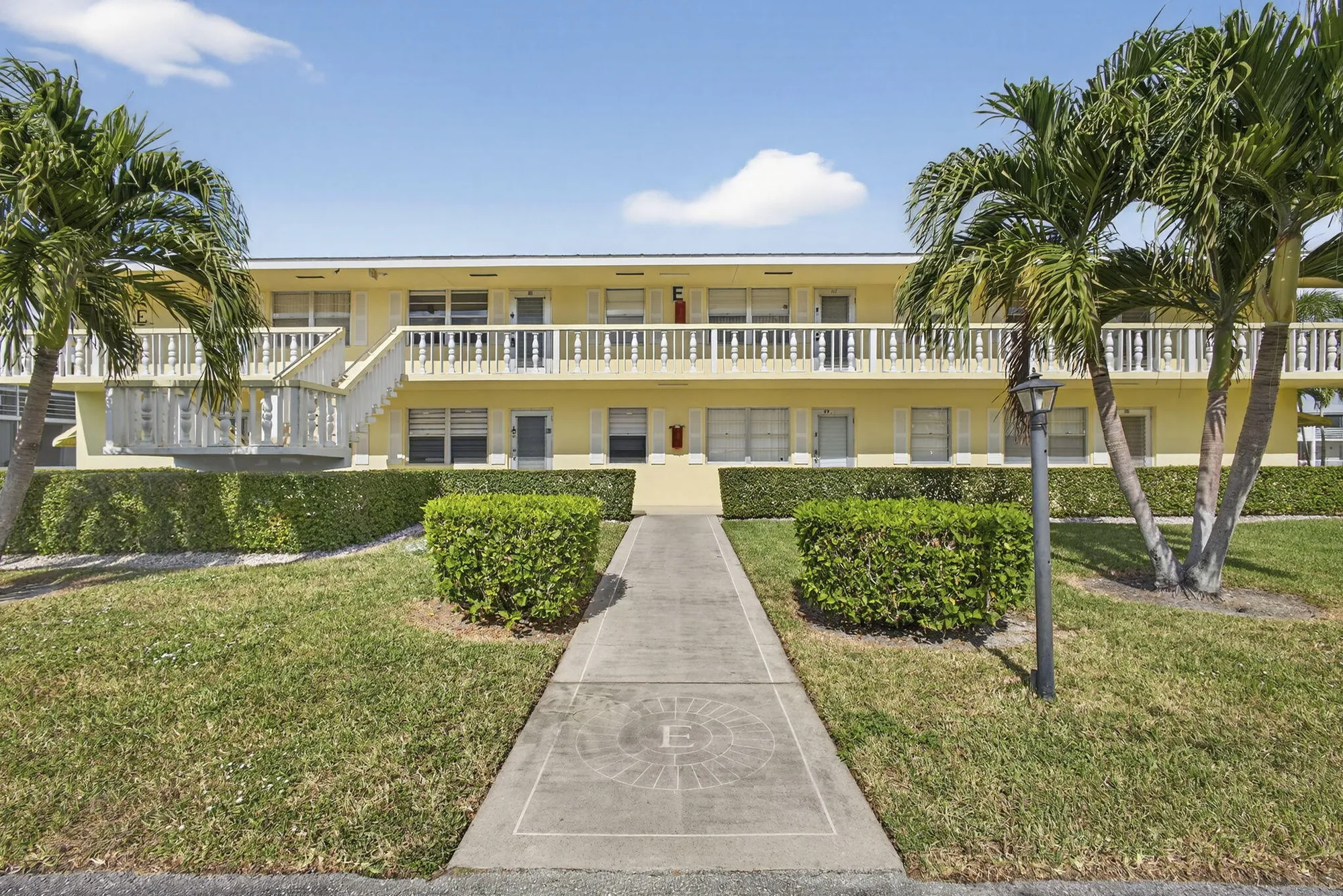 Property Slideshow image 2 of 44 | 100 sheffield e unit e, West Palm Beach, FL, 33417