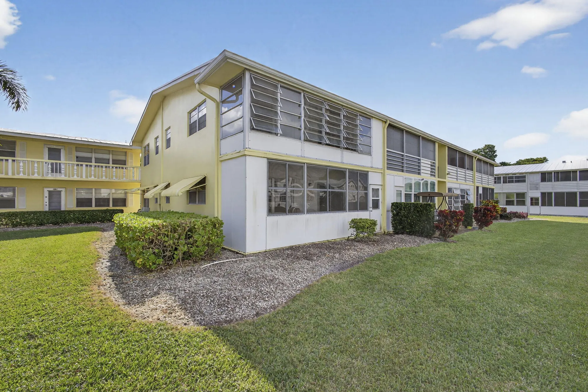 Property Slideshow image 27 of 44 | 100 sheffield e unit e, West Palm Beach, FL, 33417