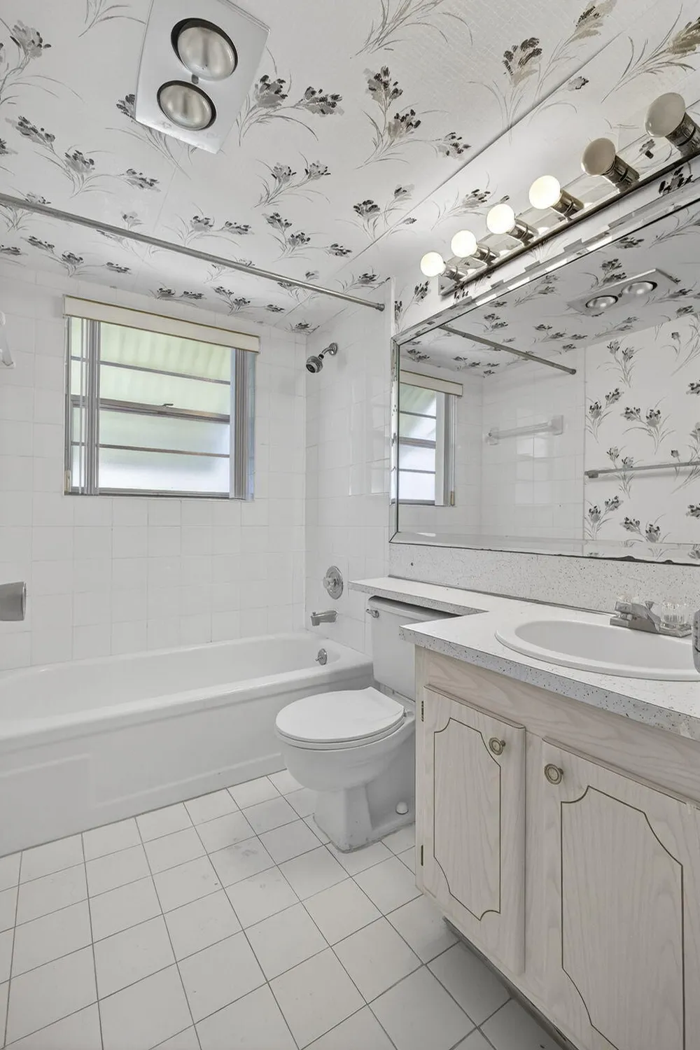 Property Slideshow image 16 of 44 | 100 sheffield e unit e, West Palm Beach, FL, 33417