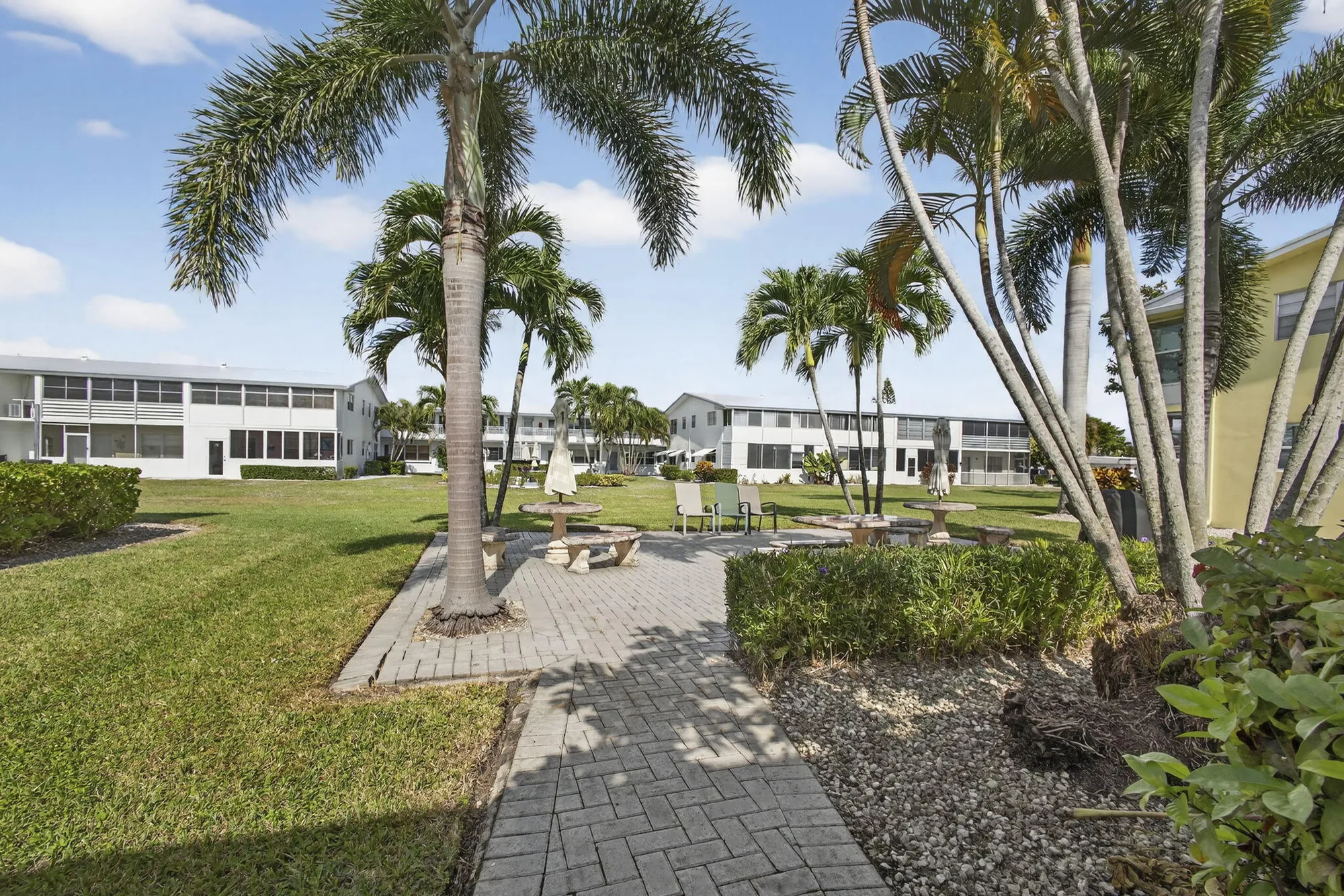 Property Slideshow image 26 of 44 | 100 sheffield e unit e, West Palm Beach, FL, 33417
