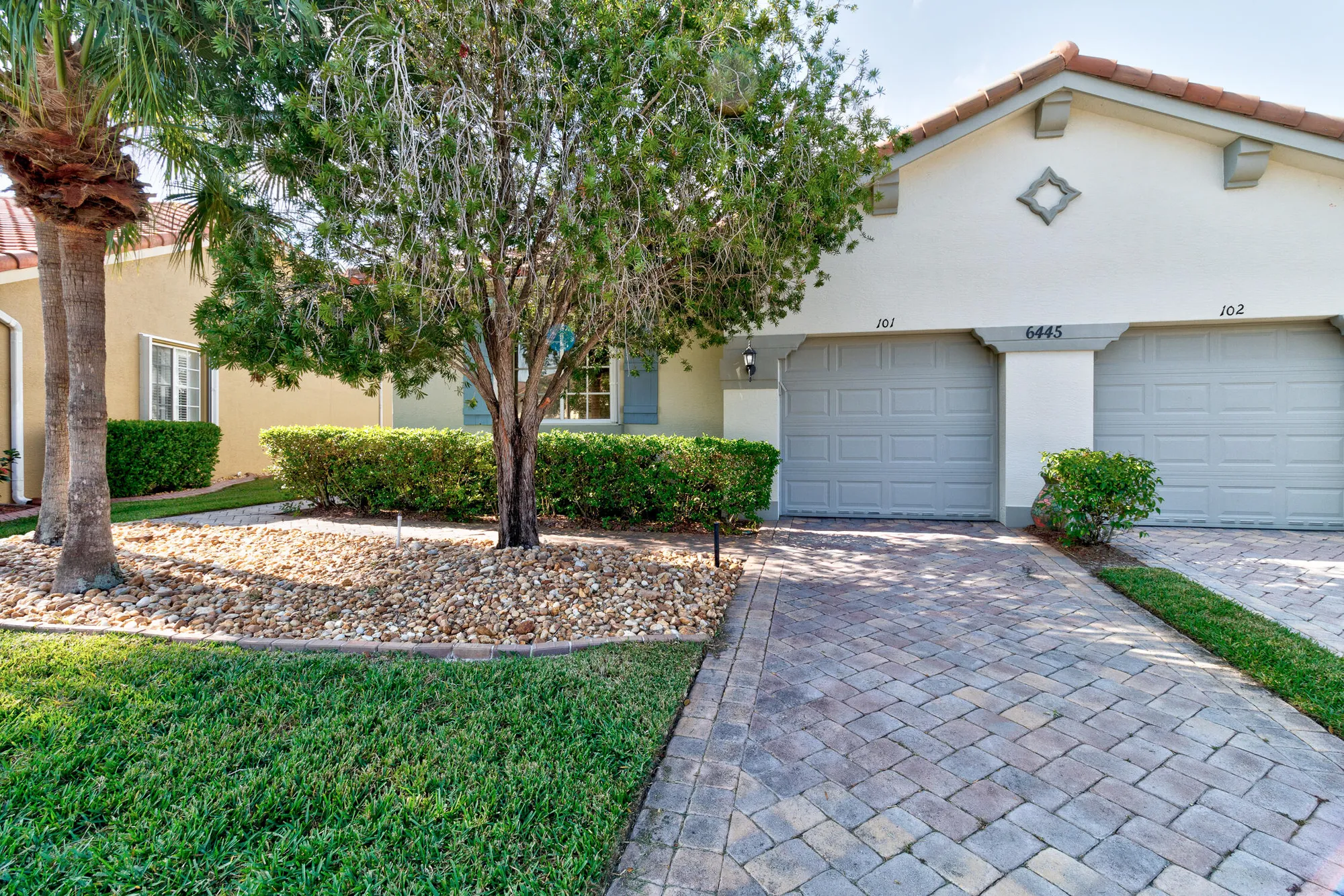 Property Slideshow image 1 of 34 | 6445 oxford cir unit 101, Vero Beach, FL, 32966