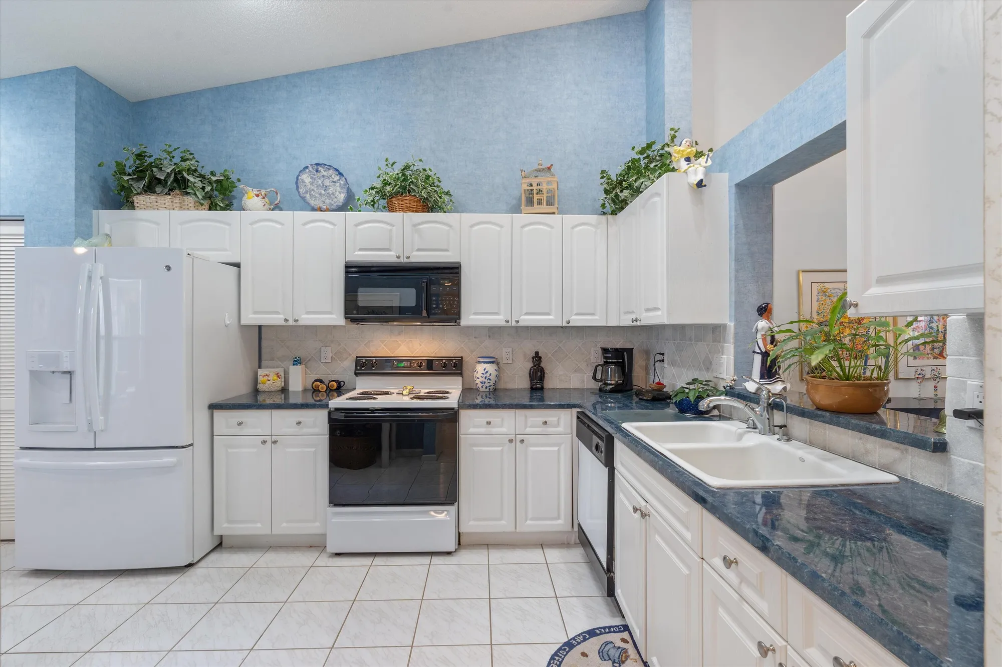 Property Slideshow image 13 of 32 | 7741 springwater pl b, Boynton Beach, FL, 33437