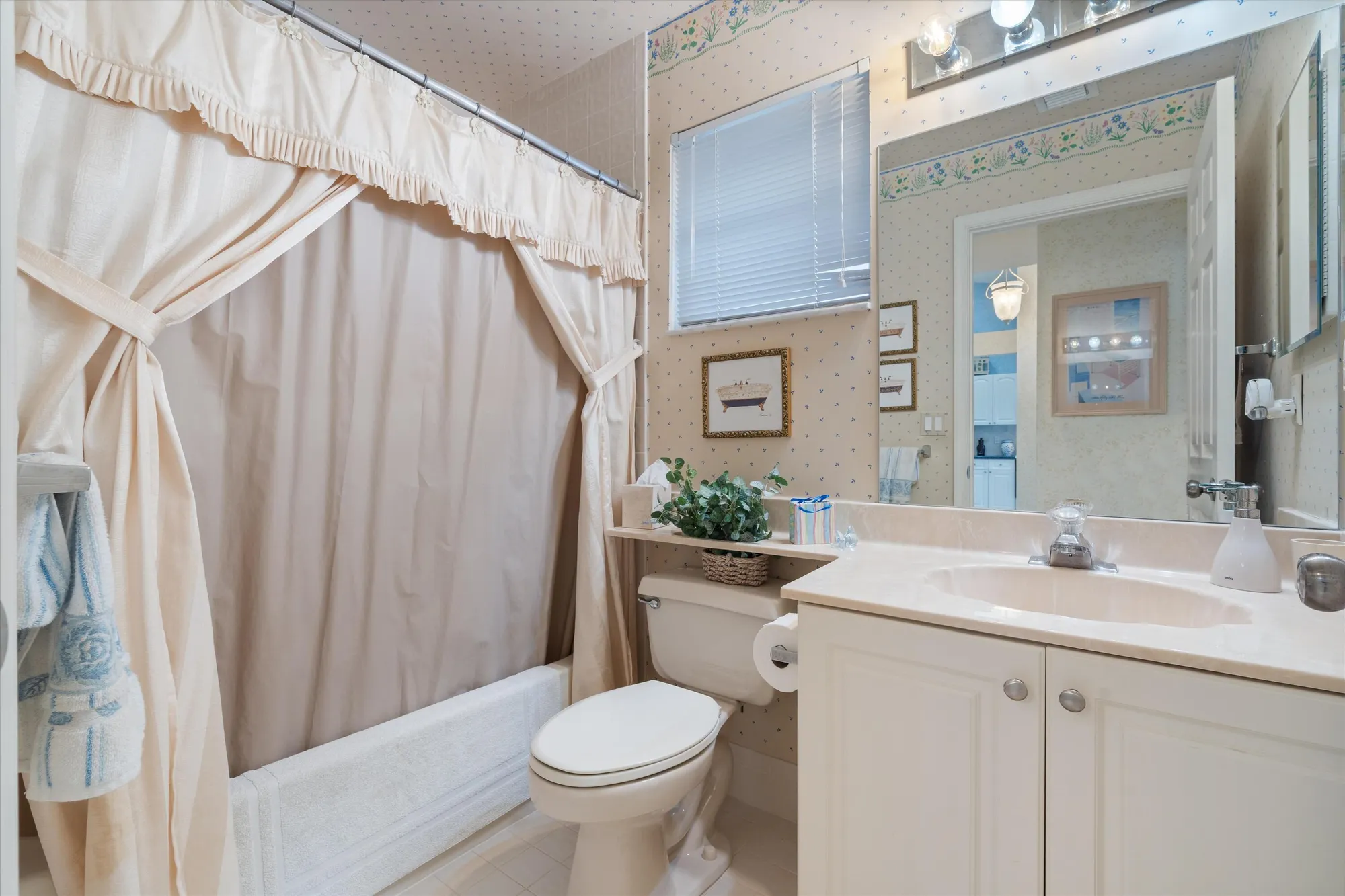 Property Slideshow image 26 of 32 | 7741 springwater pl b, Boynton Beach, FL, 33437