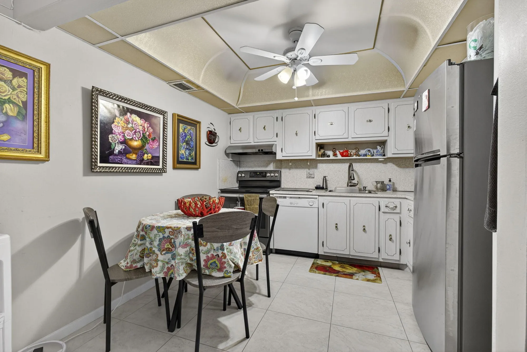 Property Slideshow image 7 of 38 | 207 wellington e unit e, West Palm Beach, FL, 33417