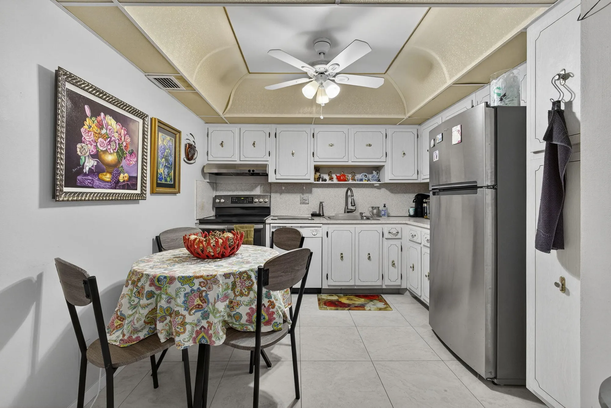 Property Slideshow image 6 of 38 | 207 wellington e unit e, West Palm Beach, FL, 33417