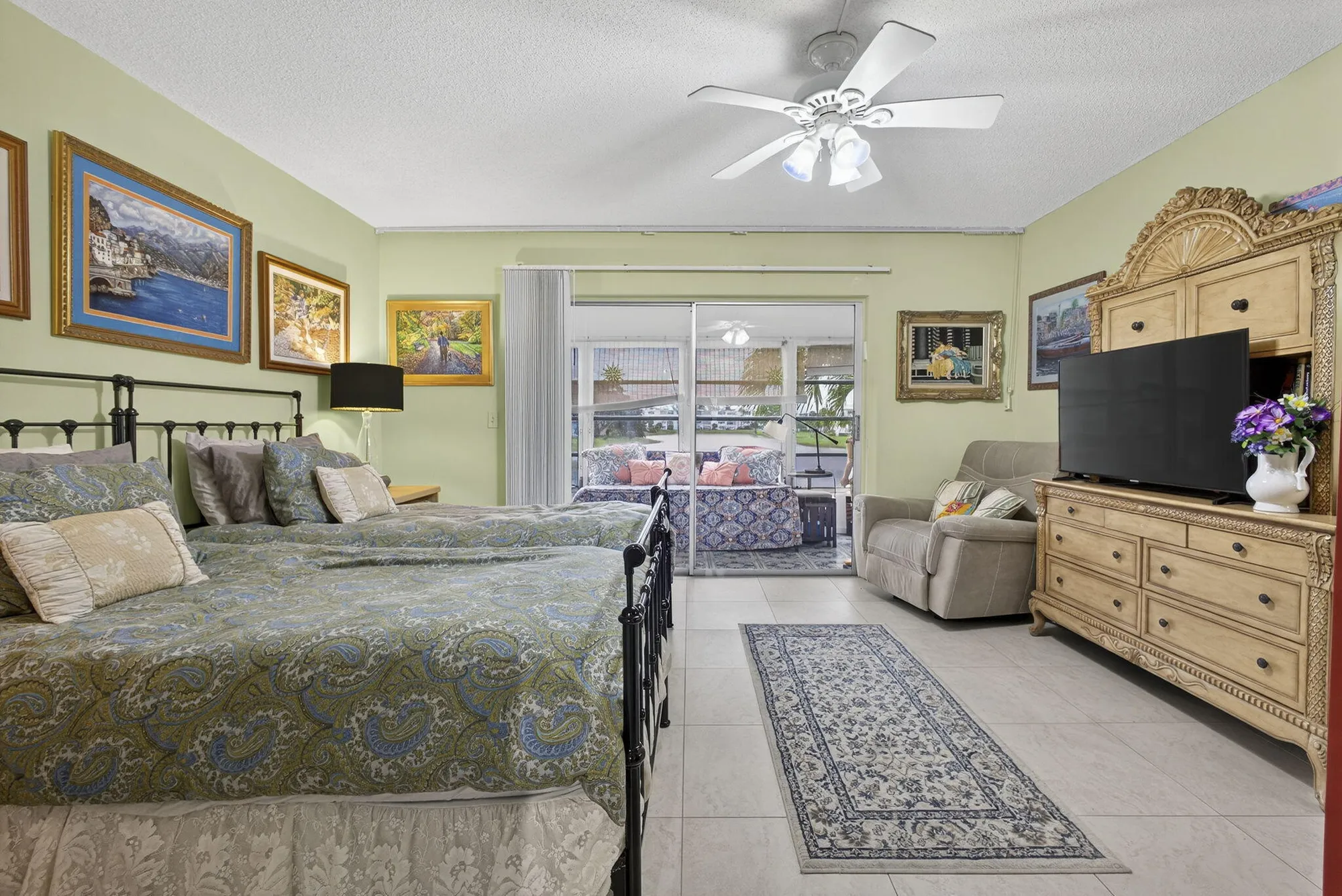 Property Slideshow image 9 of 38 | 207 wellington e unit e, West Palm Beach, FL, 33417