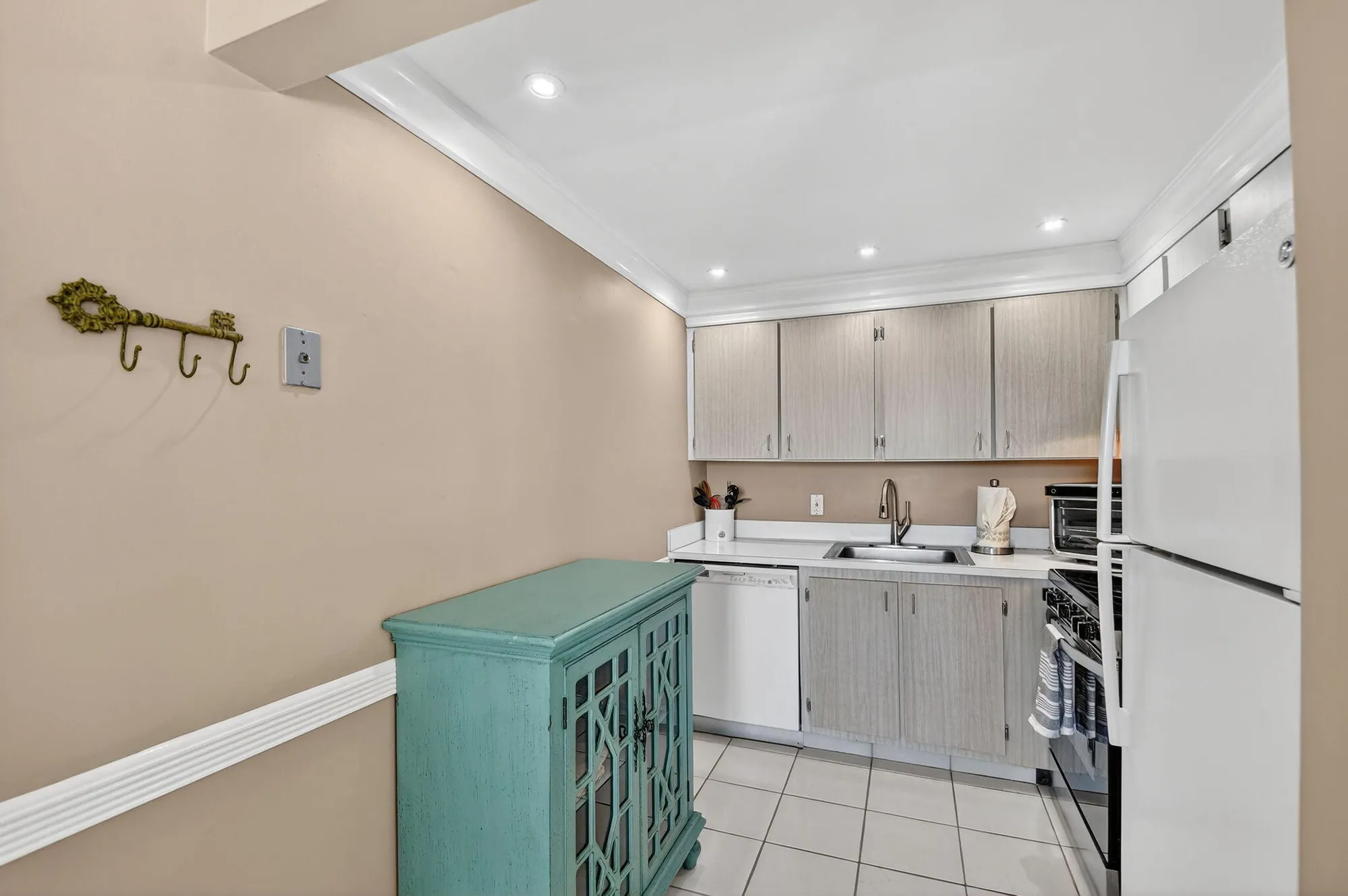 Property Slideshow image 10 of 38 | 3200 springdale blvd 217, Palm Springs, FL, 33461