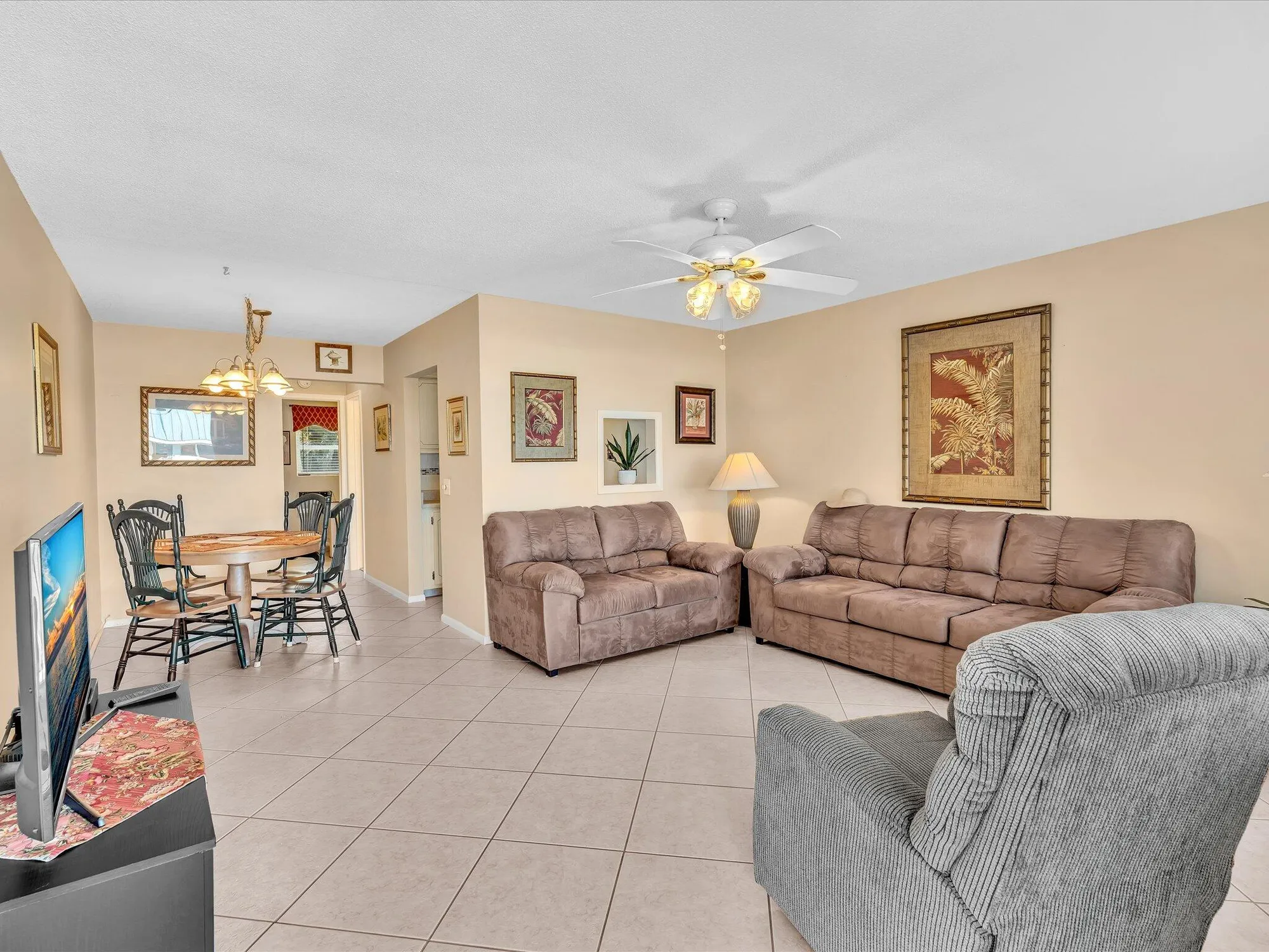 Property Slideshow image 4 of 55 | 2542 s federal hwy # 0190, Boynton Beach, FL, 33435