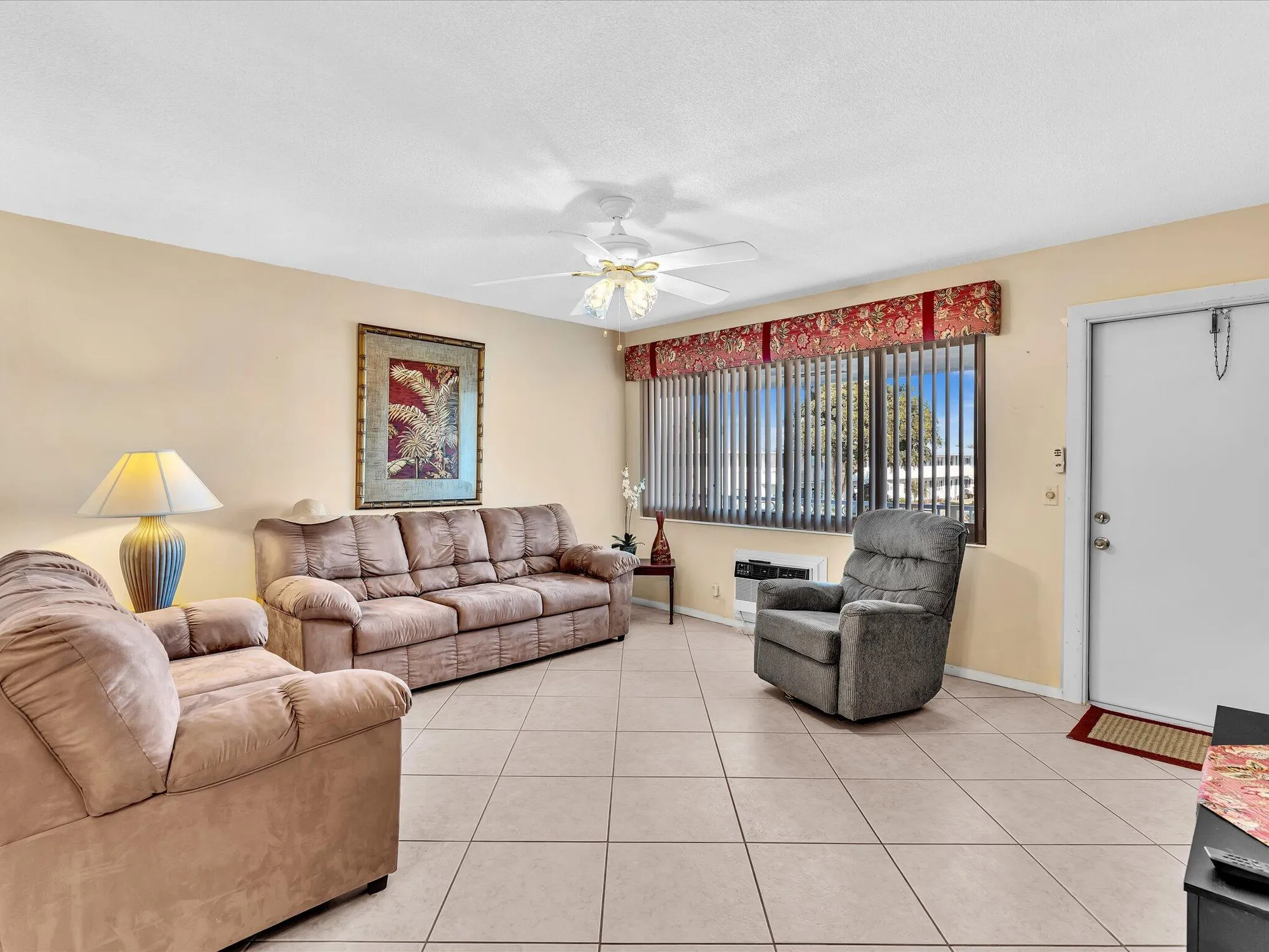 Property Slideshow image 6 of 55 | 2542 s federal hwy # 0190, Boynton Beach, FL, 33435