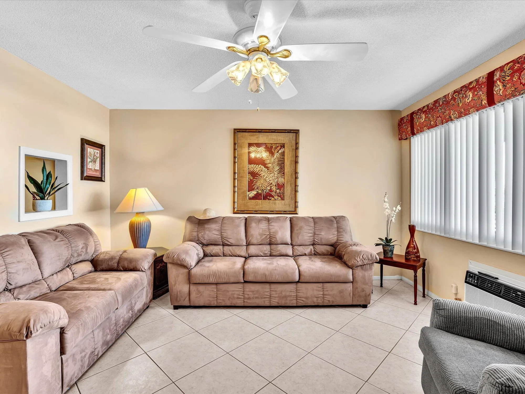Property Slideshow image 5 of 55 | 2542 s federal hwy # 0190, Boynton Beach, FL, 33435