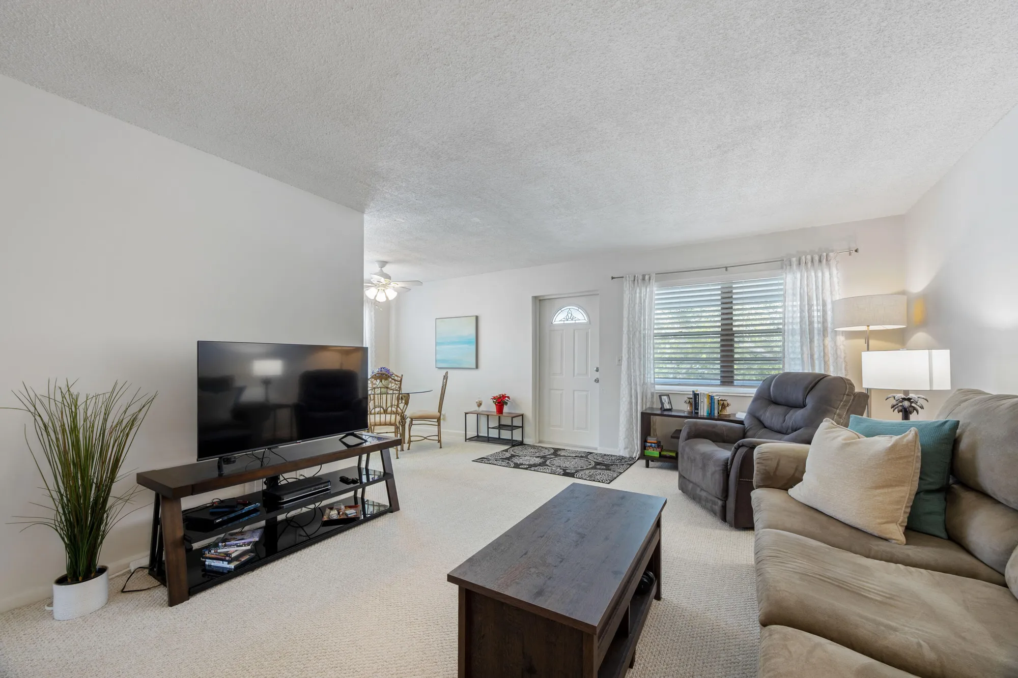 Property Slideshow image 4 of 15 | 419 sheffield q q, West Palm Beach, FL, 33417