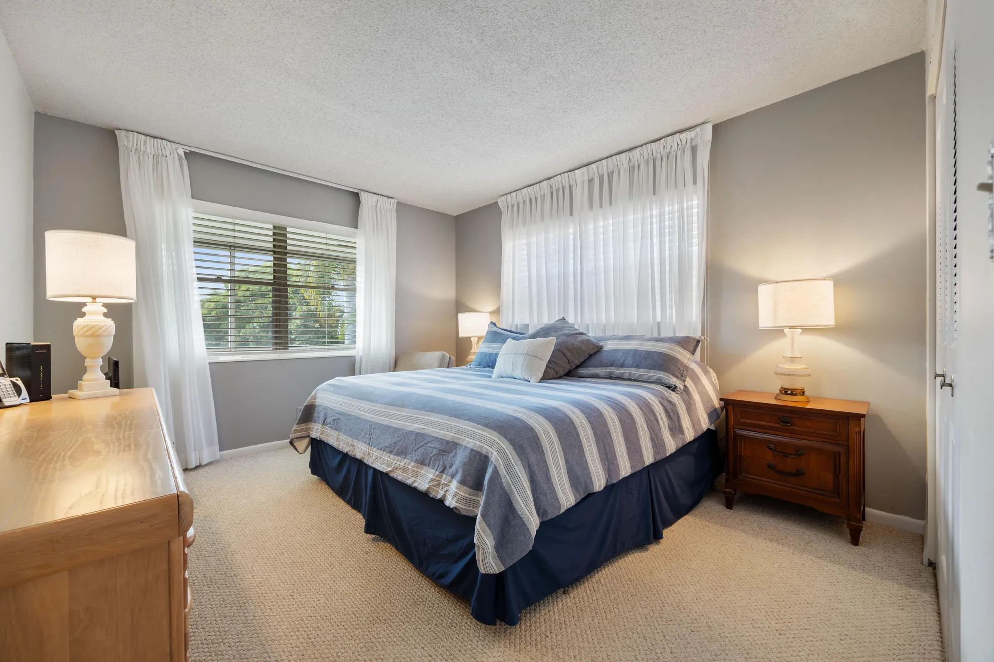 Property Slideshow image 8 of 15 | 419 sheffield q q, West Palm Beach, FL, 33417