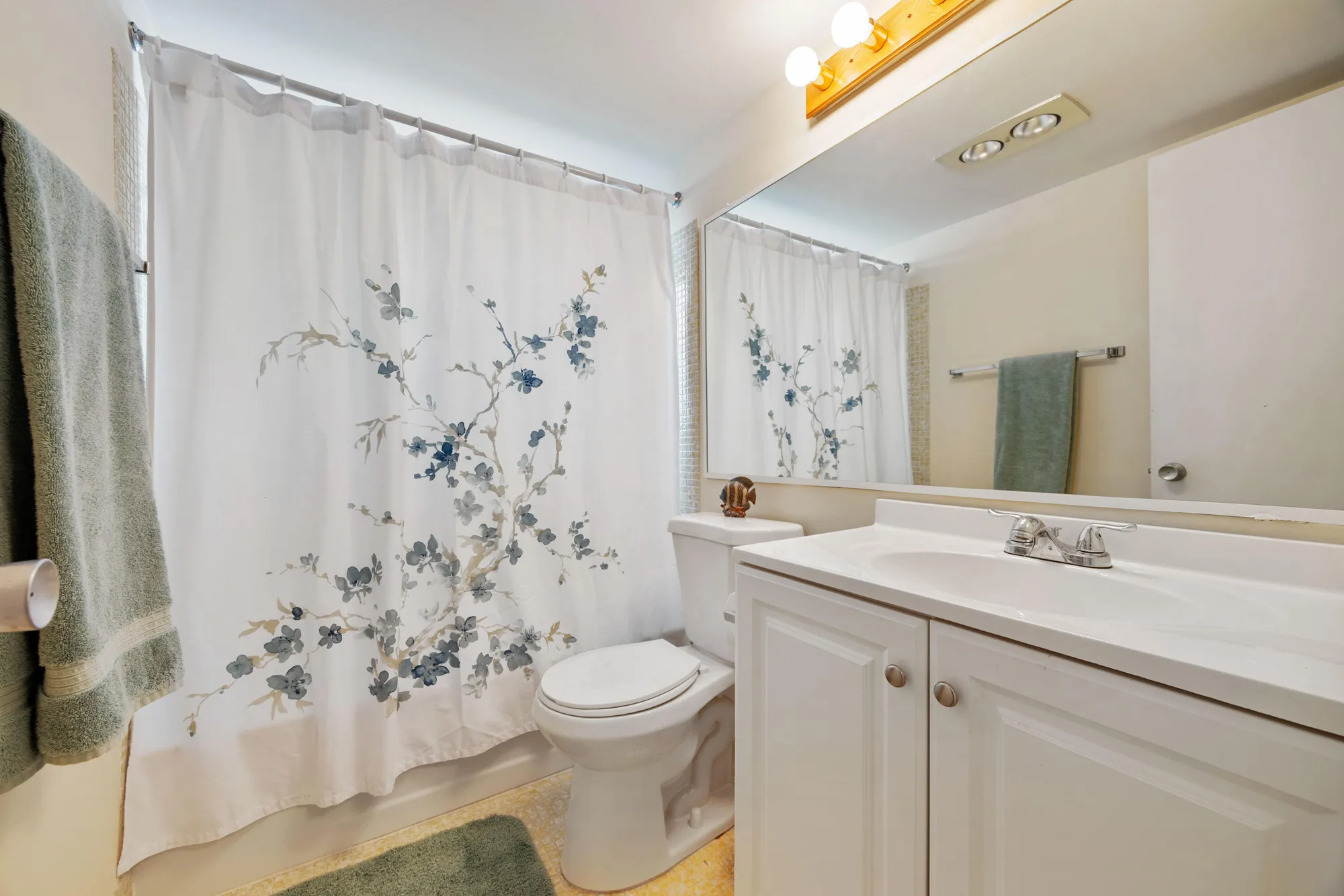 Property Slideshow image 9 of 15 | 419 sheffield q q, West Palm Beach, FL, 33417