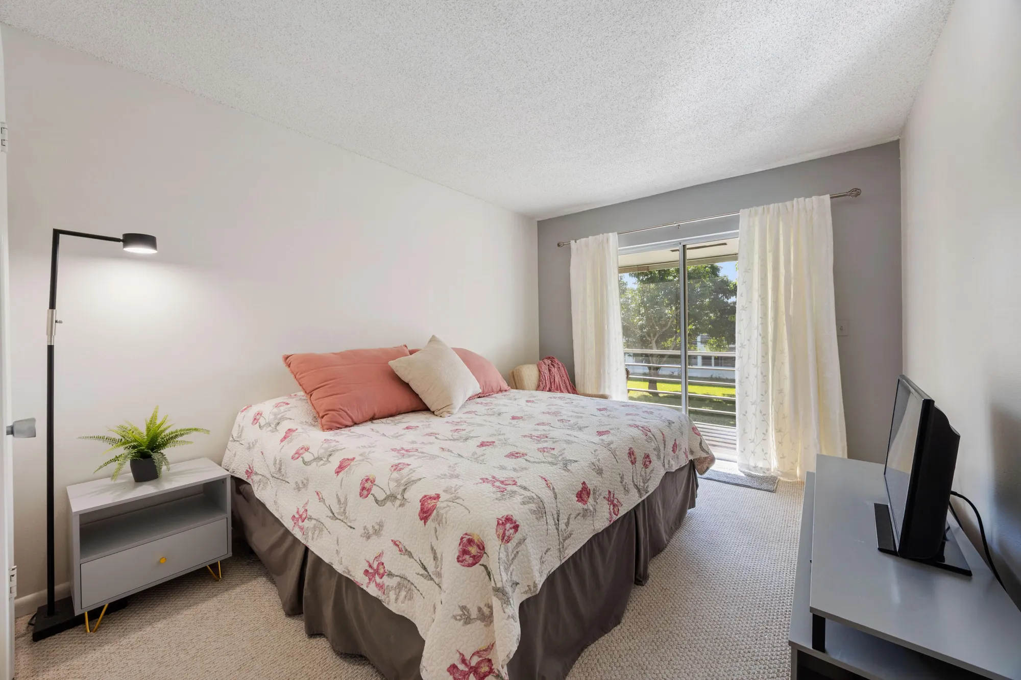 Property Slideshow image 10 of 15 | 419 sheffield q q, West Palm Beach, FL, 33417