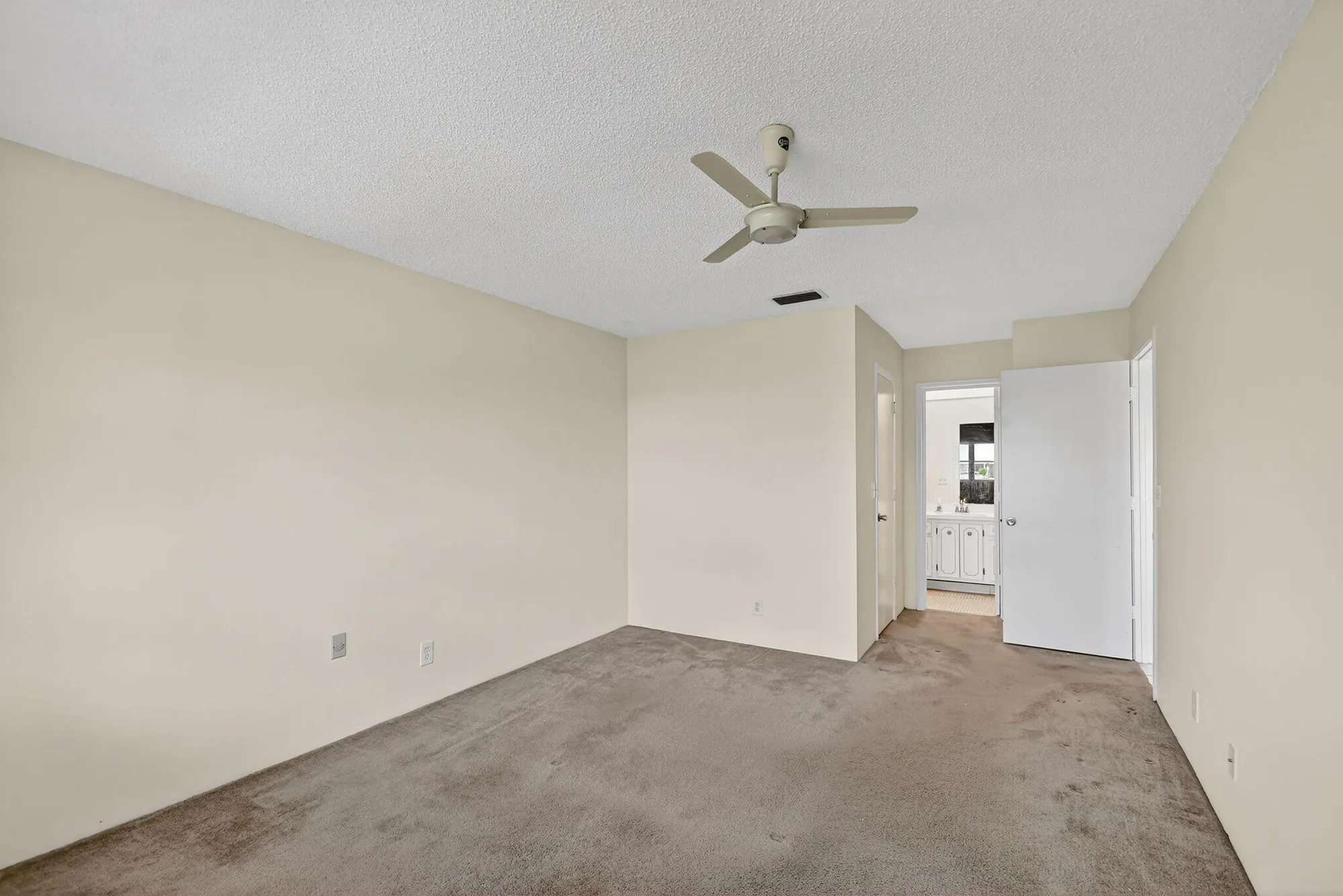 Property Slideshow image 18 of 56 | 5311 mariesa ave, West Palm Beach, FL, 33417