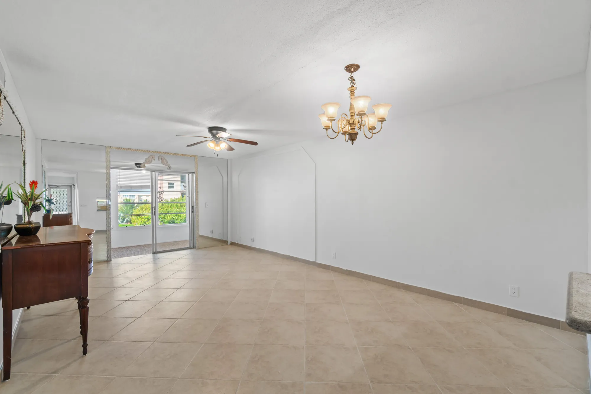 Property Slideshow image 18 of 44 | 2615 ne 1st ct apt 303, Boynton Beach, FL, 33435