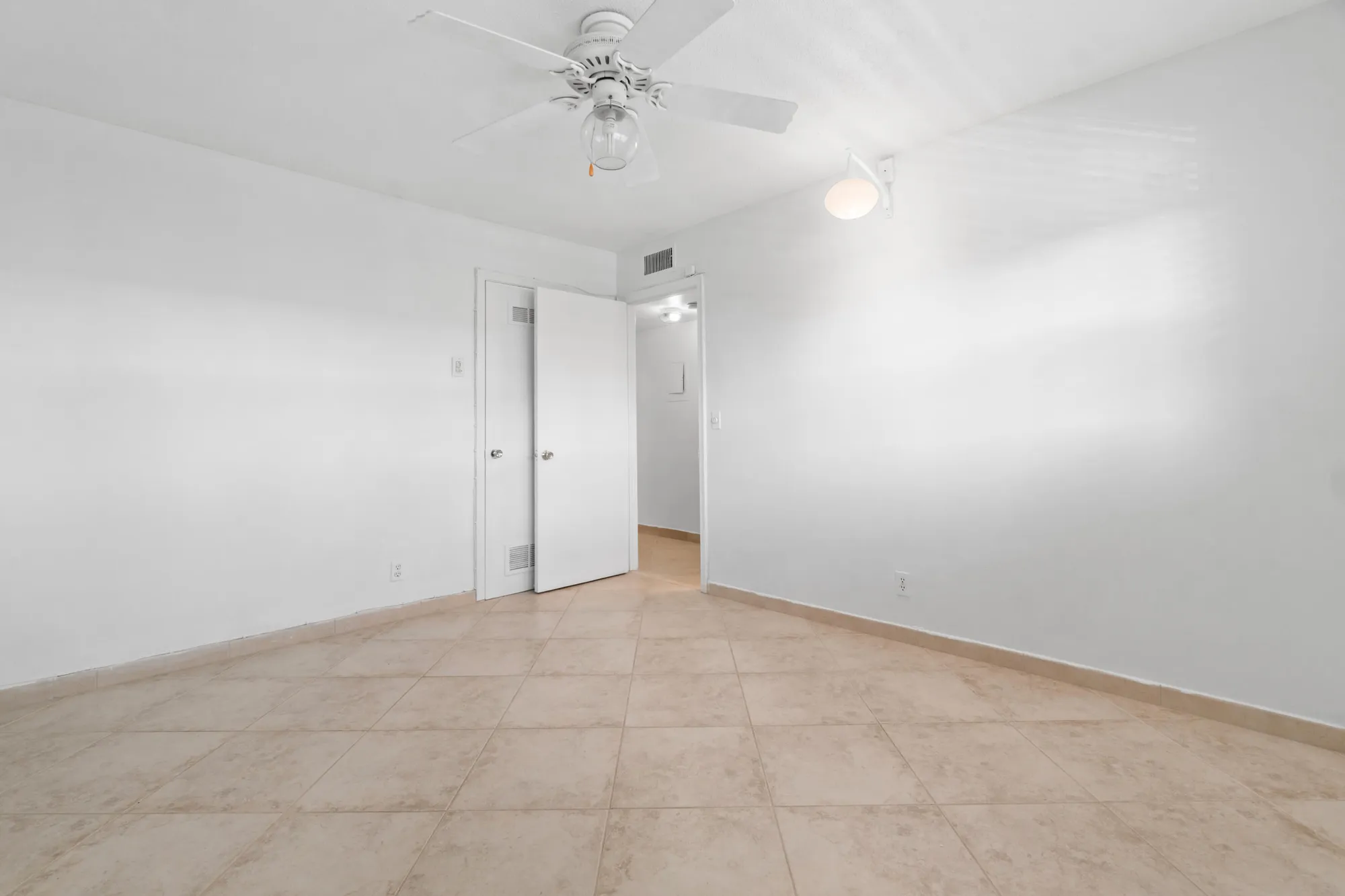 Property Slideshow image 28 of 44 | 2615 ne 1st ct apt 303, Boynton Beach, FL, 33435