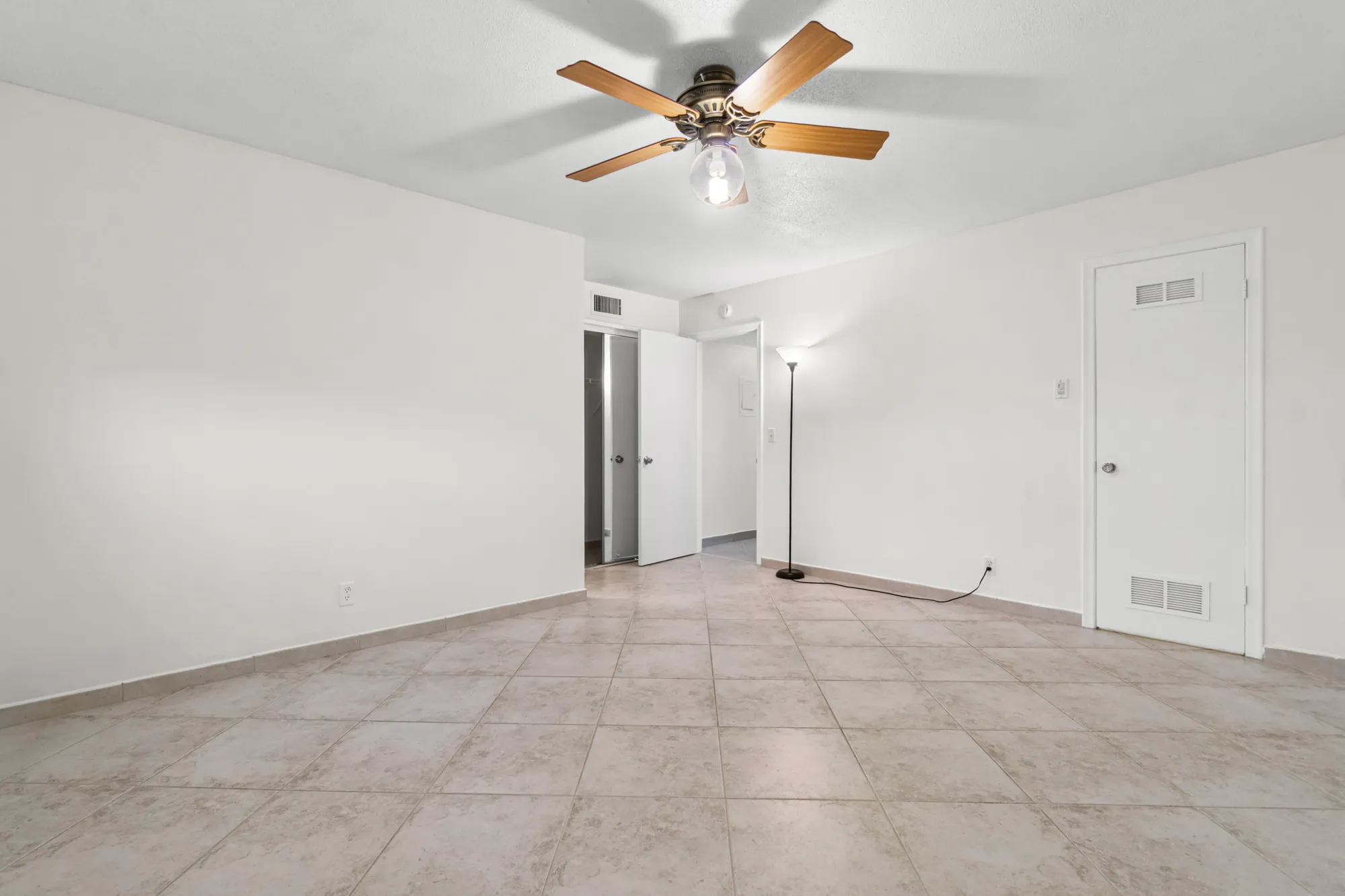 Property Slideshow image 32 of 44 | 2615 ne 1st ct apt 303, Boynton Beach, FL, 33435