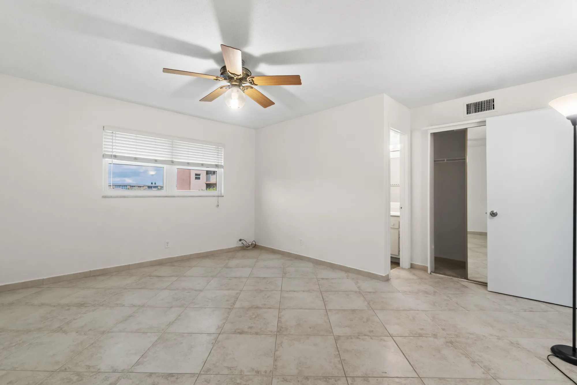 Property Slideshow image 33 of 44 | 2615 ne 1st ct apt 303, Boynton Beach, FL, 33435