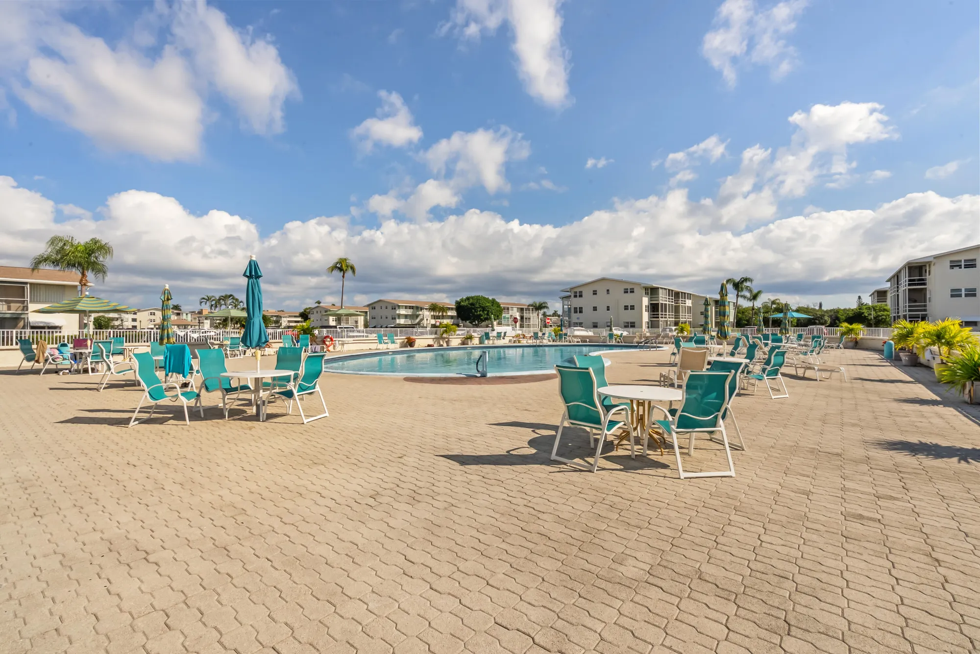 Property Slideshow image 4 of 39 | 210 horizons e 111, Boynton Beach, FL, 33435