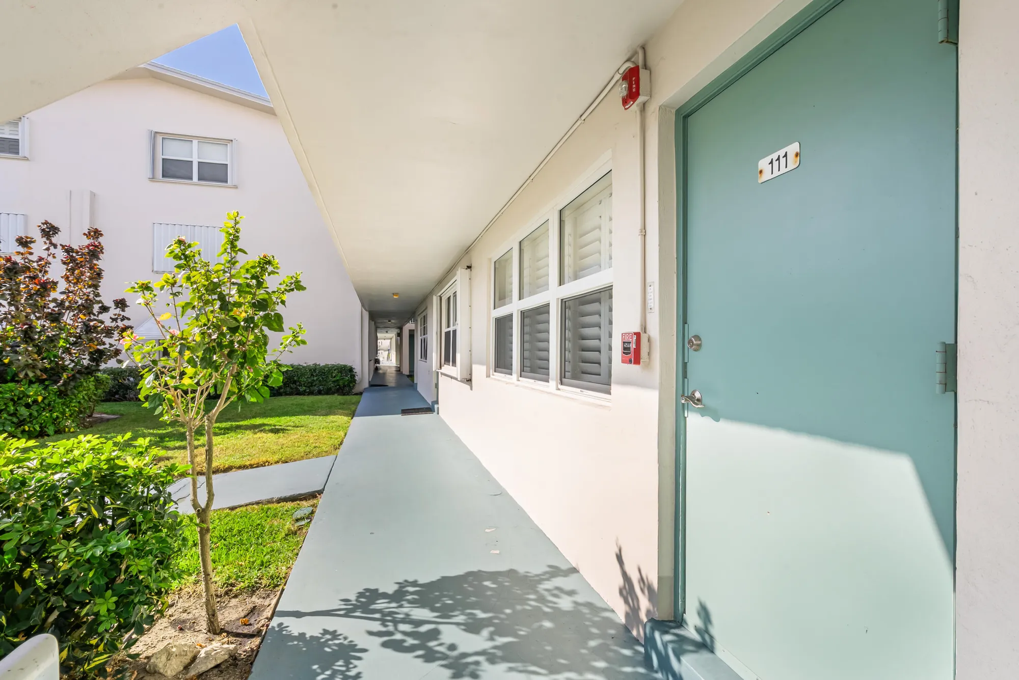 Property Slideshow image 5 of 39 | 210 horizons e 111, Boynton Beach, FL, 33435