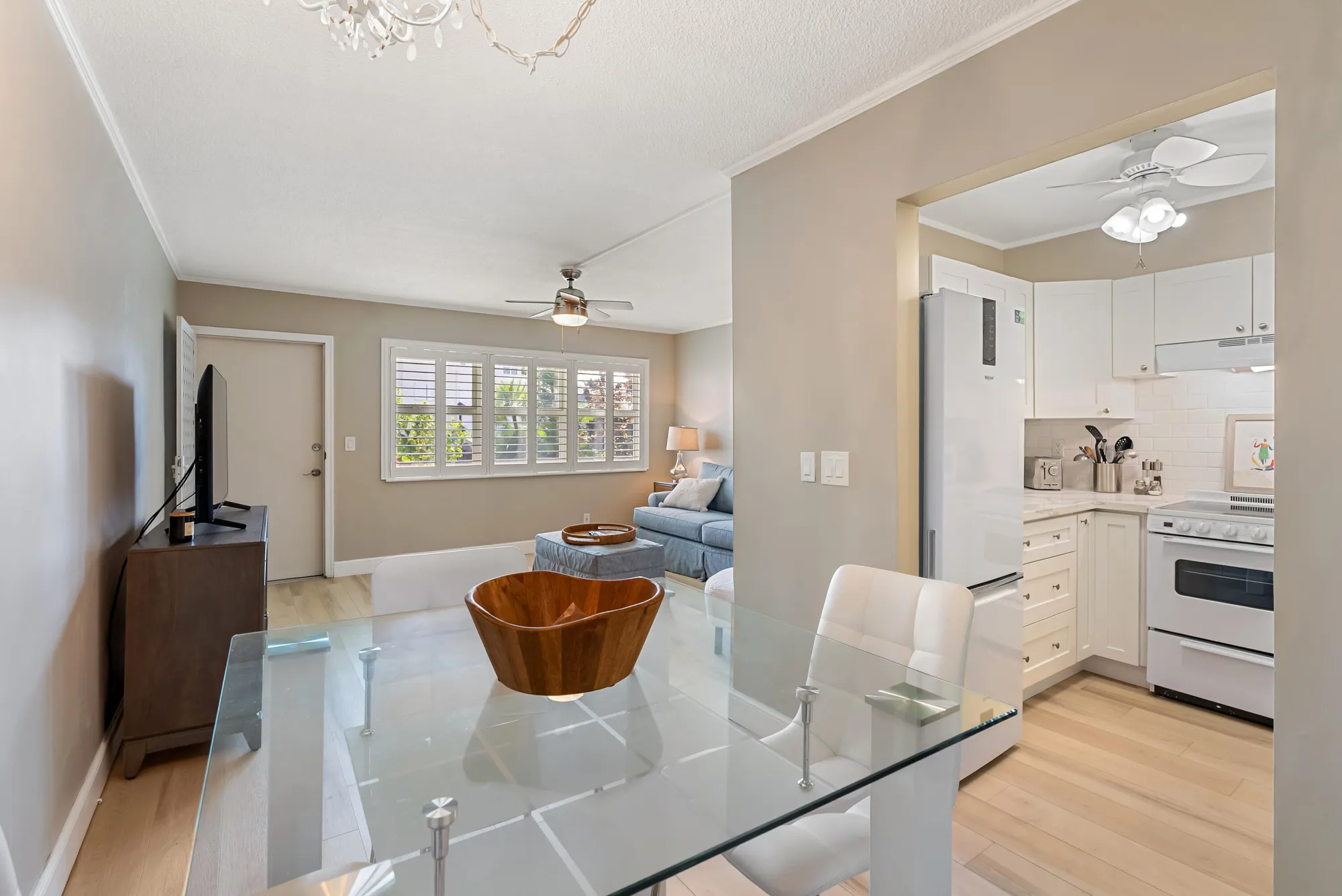 Property Slideshow image 7 of 39 | 210 horizons e 111, Boynton Beach, FL, 33435