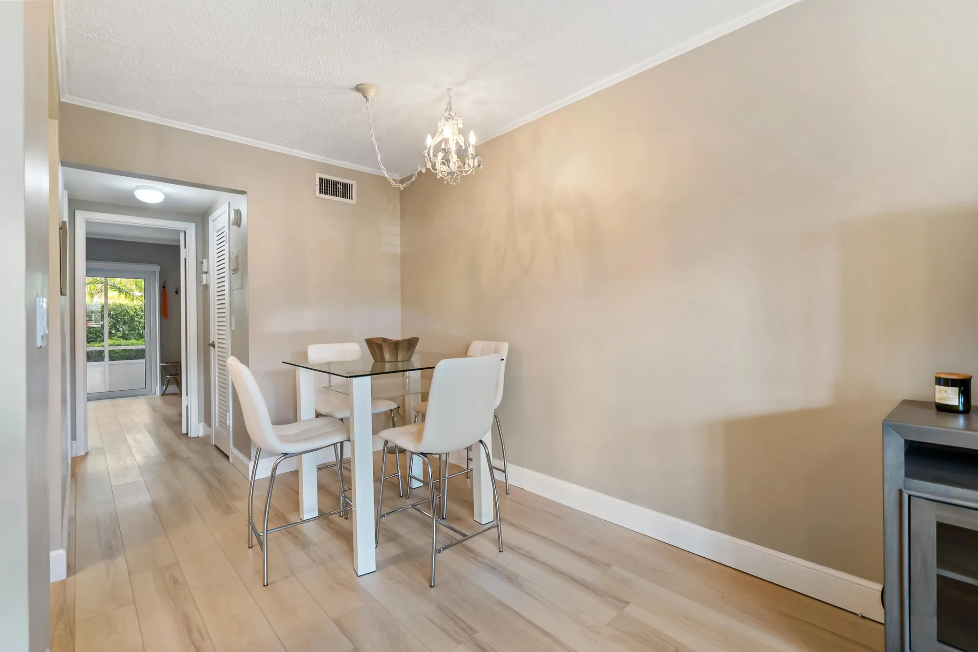 Property Slideshow image 8 of 39 | 210 horizons e 111, Boynton Beach, FL, 33435