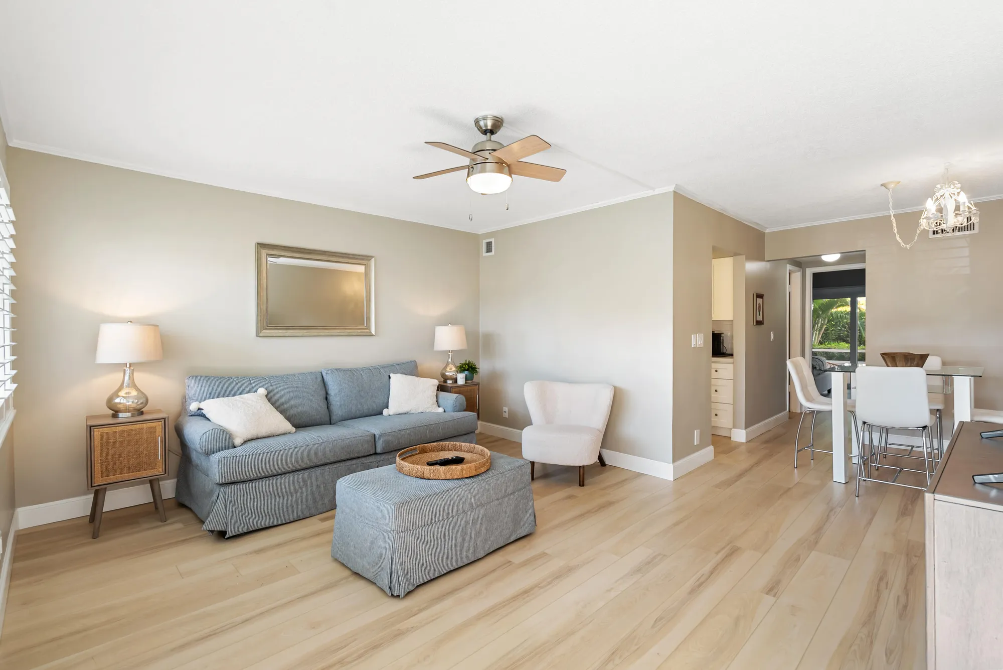 Property Slideshow image 10 of 39 | 210 horizons e 111, Boynton Beach, FL, 33435