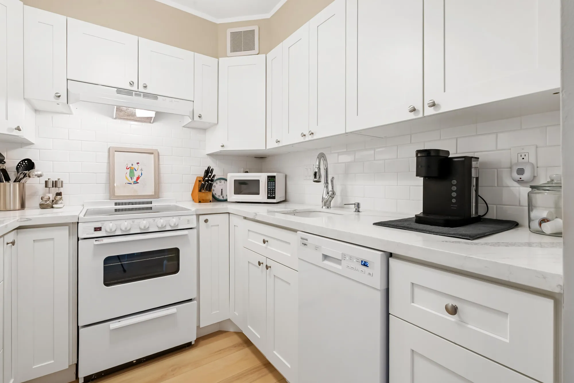 Property Slideshow image 16 of 39 | 210 horizons e 111, Boynton Beach, FL, 33435