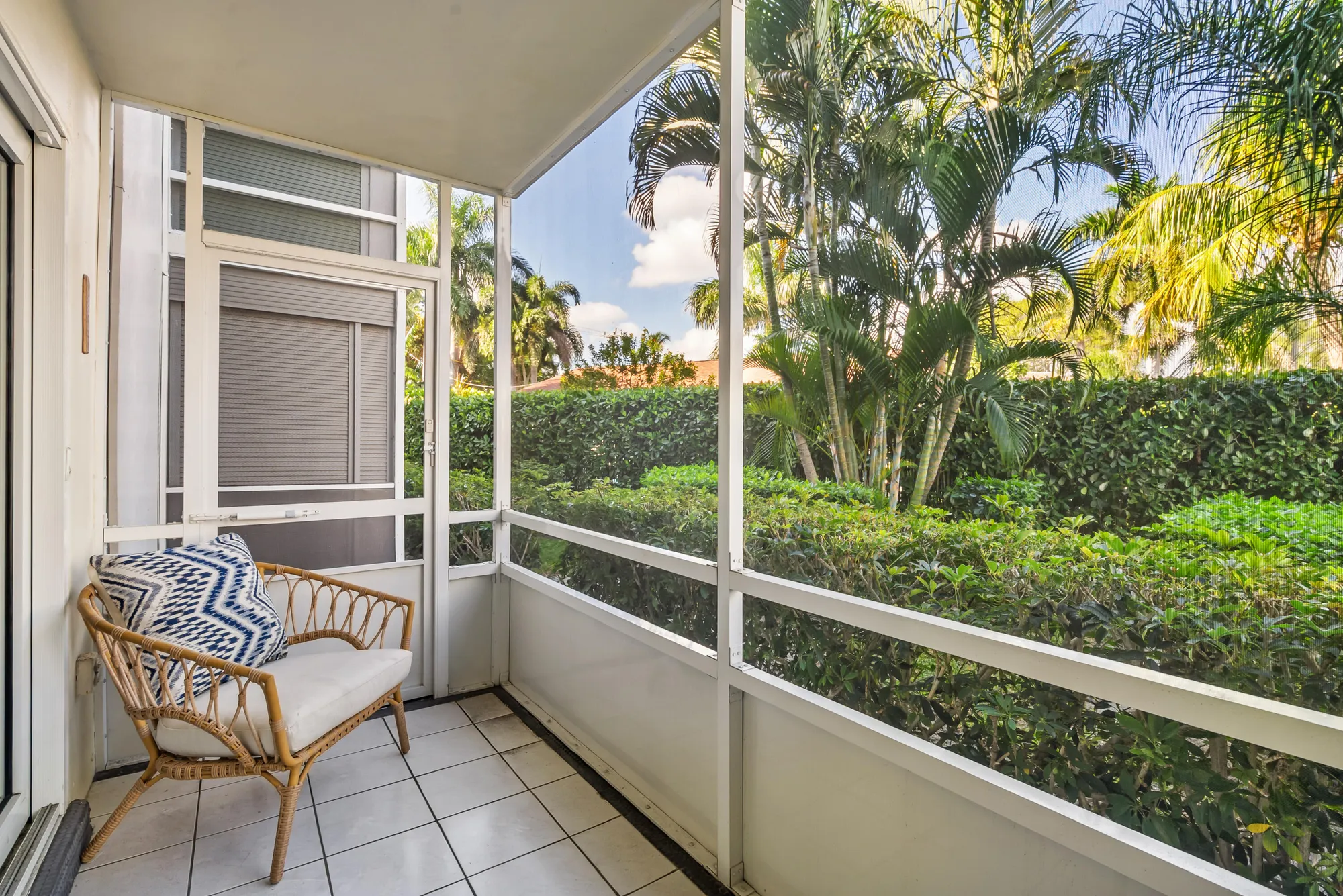 Property Slideshow image 23 of 39 | 210 horizons e 111, Boynton Beach, FL, 33435