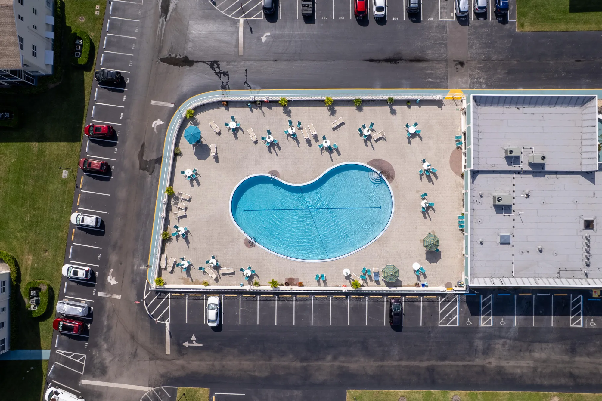 Property Slideshow image 24 of 39 | 210 horizons e 111, Boynton Beach, FL, 33435