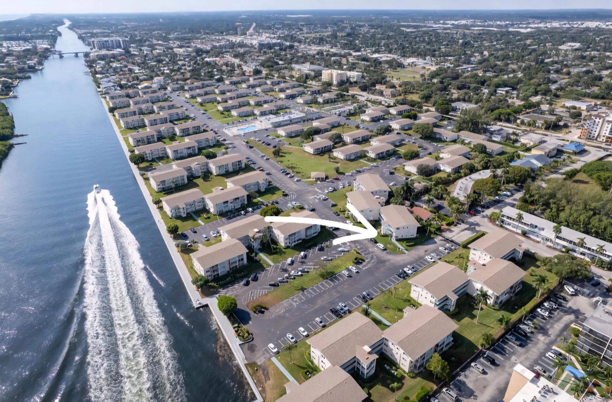 Property Slideshow image 1 of 39 | 210 horizons e 111, Boynton Beach, FL, 33435